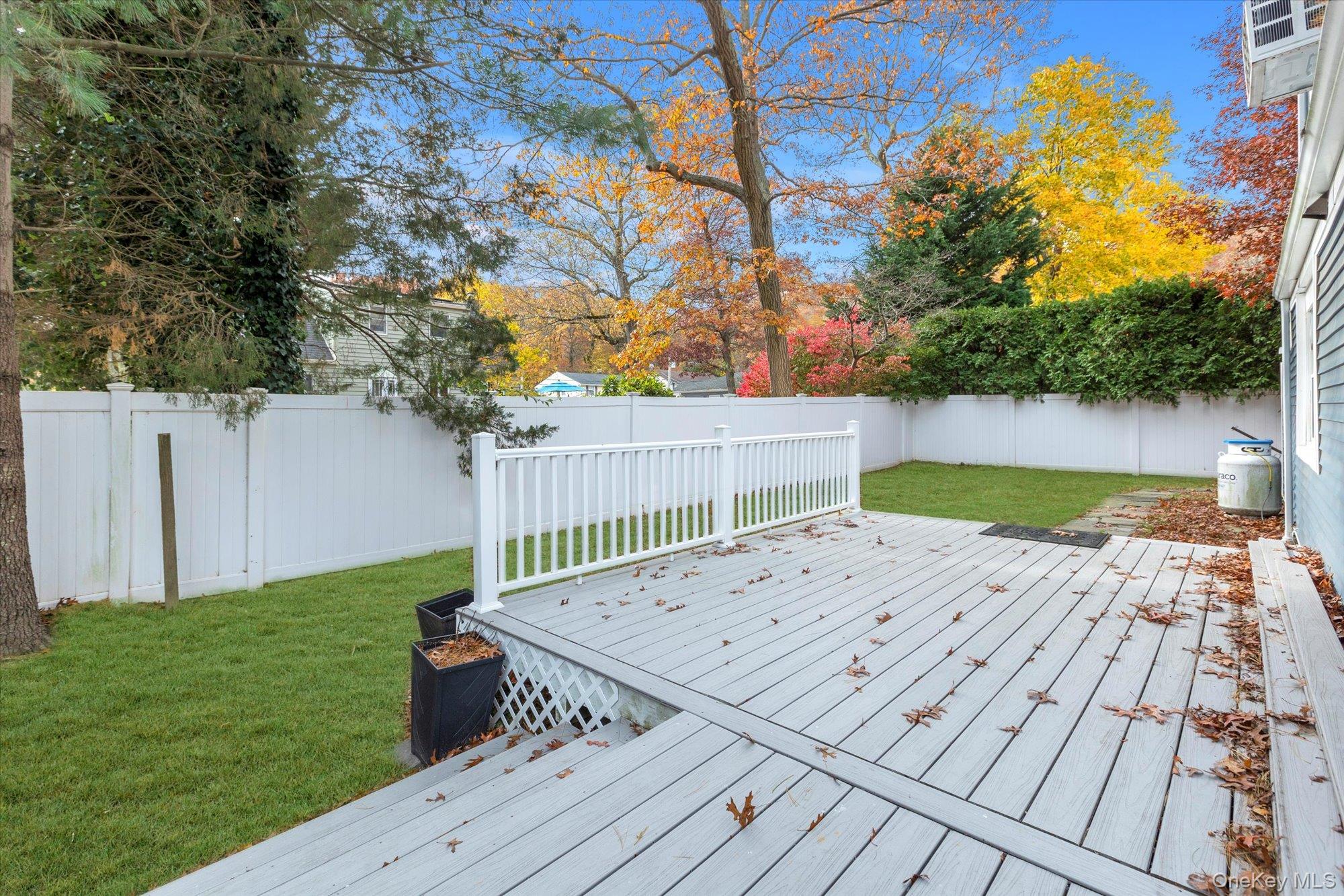 16 Piermont Court, Melville, NY 11747