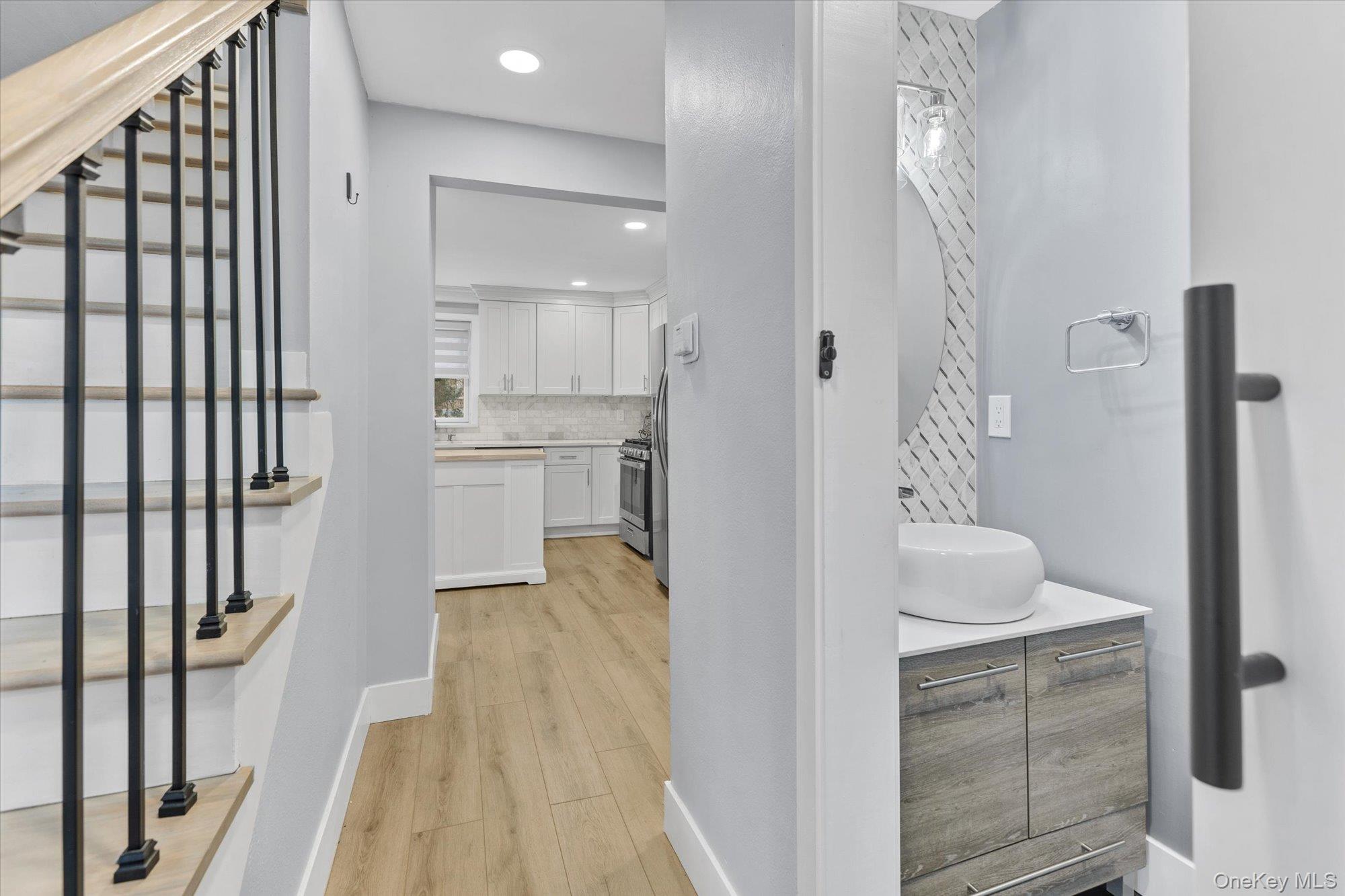 16 Piermont Court, Melville, NY 11747