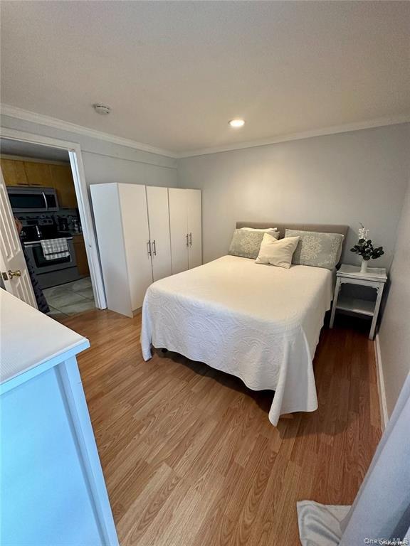 648 Molloy Street, Copiague, NY 11726