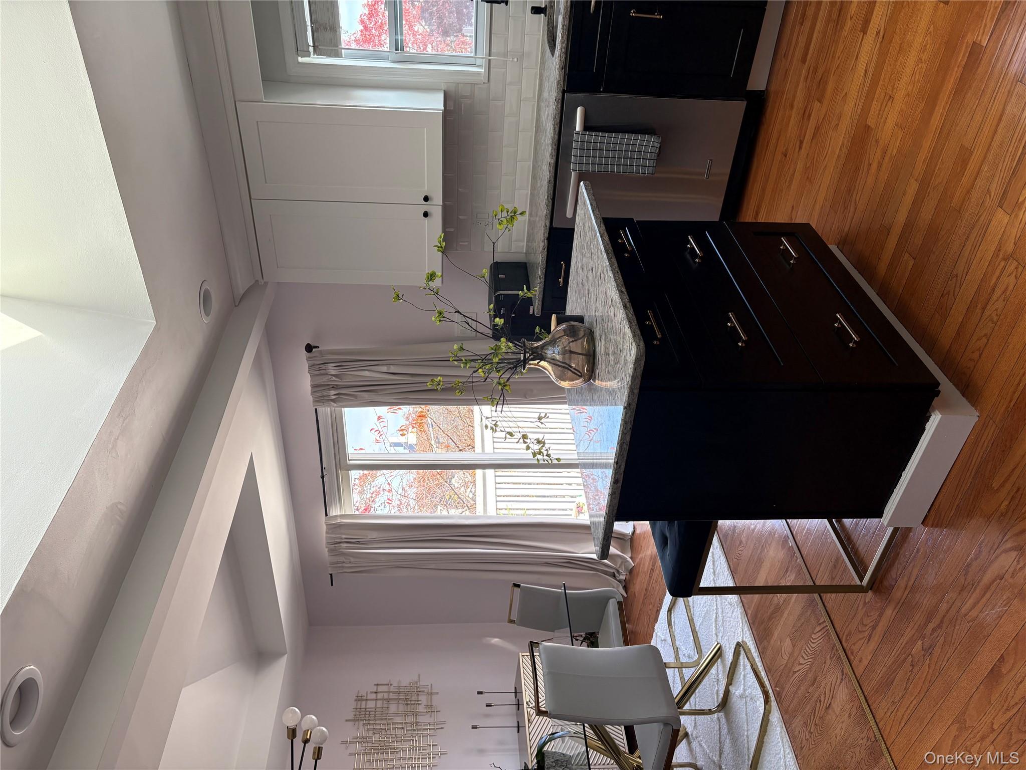 648 Molloy Street, Copiague, NY 11726