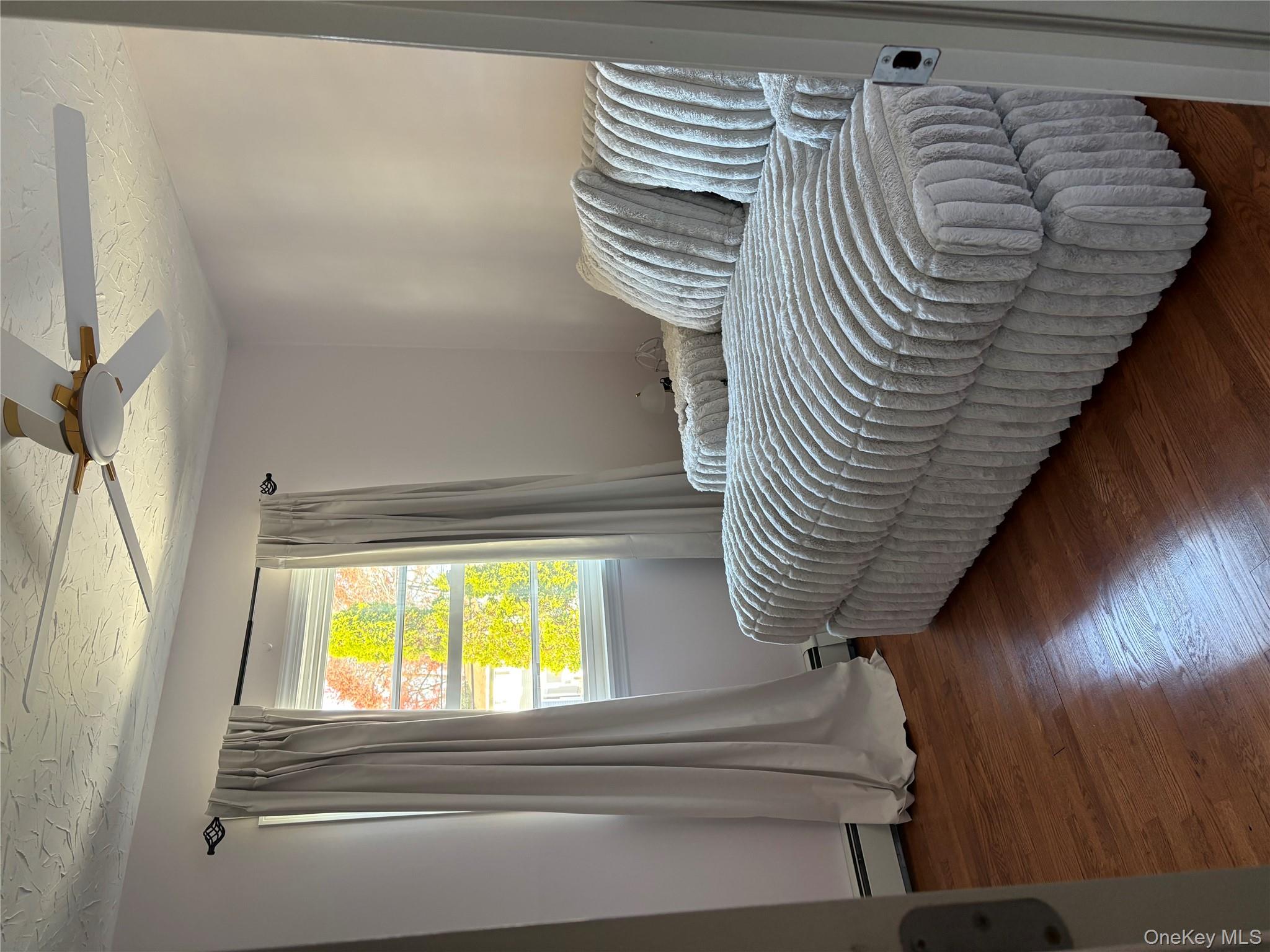 648 Molloy Street, Copiague, NY 11726