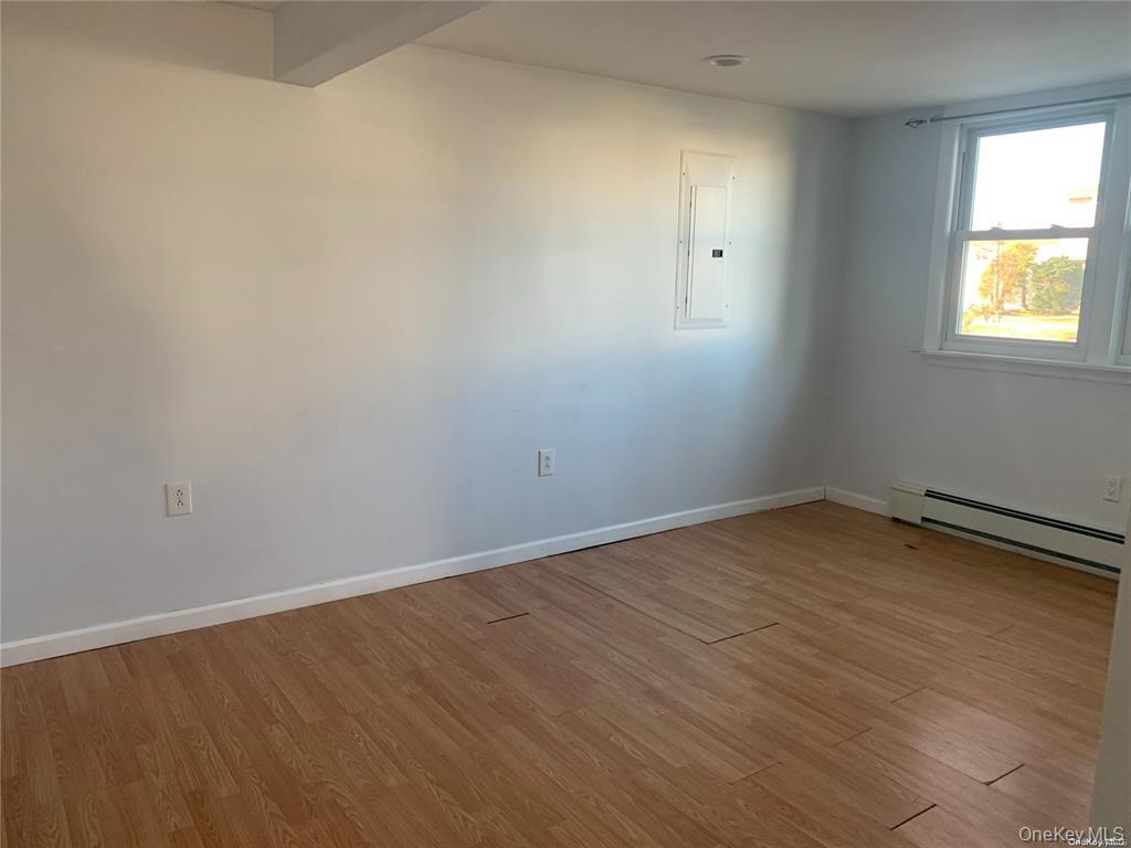 648 Molloy Street, Copiague, NY 11726