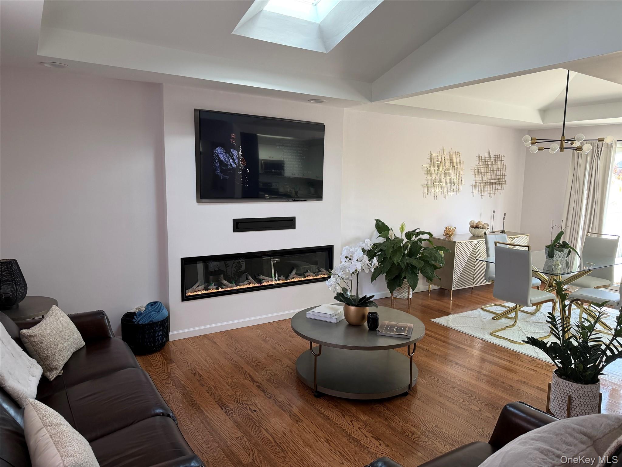 648 Molloy Street, Copiague, NY 11726