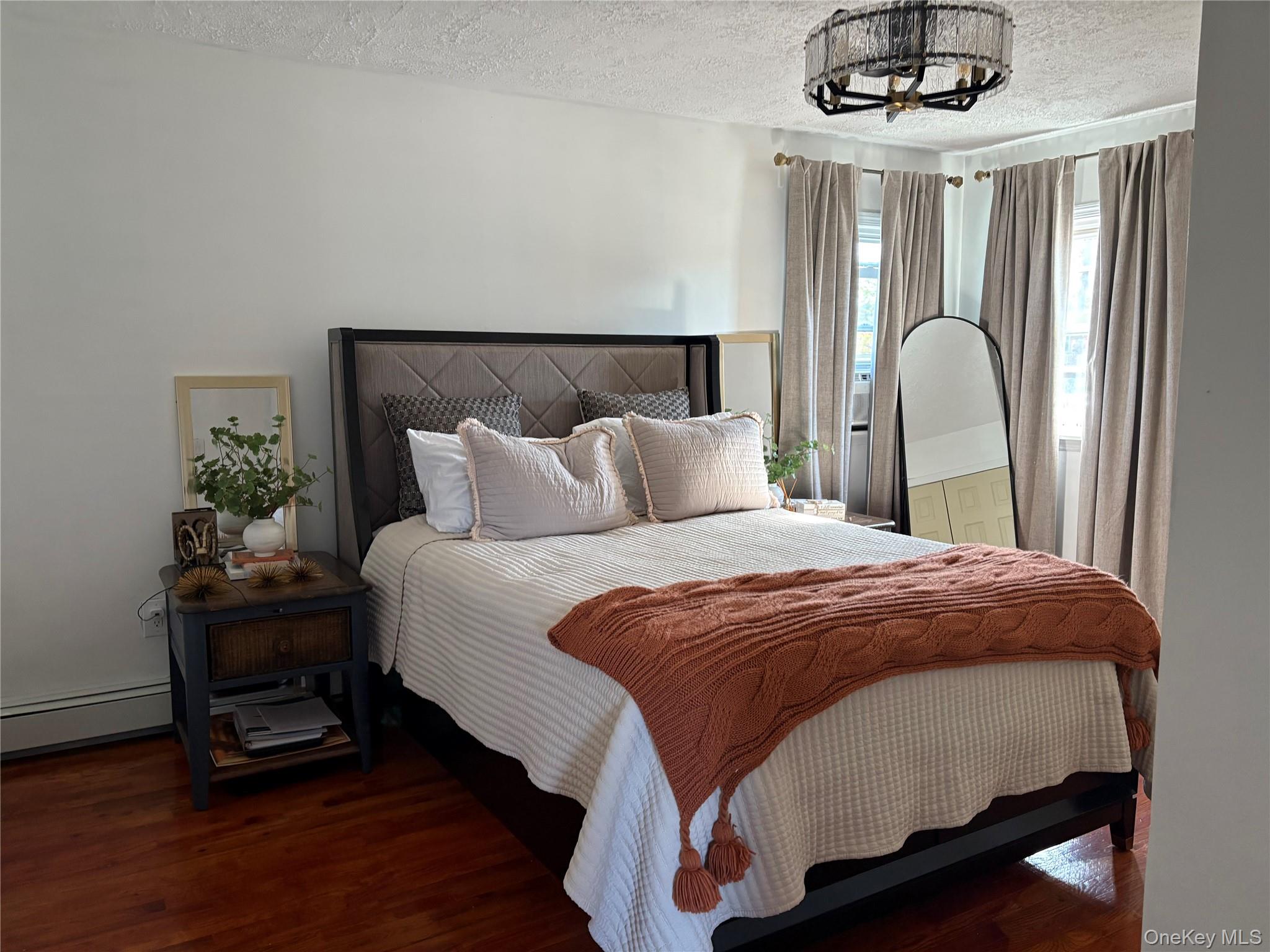 648 Molloy Street, Copiague, NY 11726