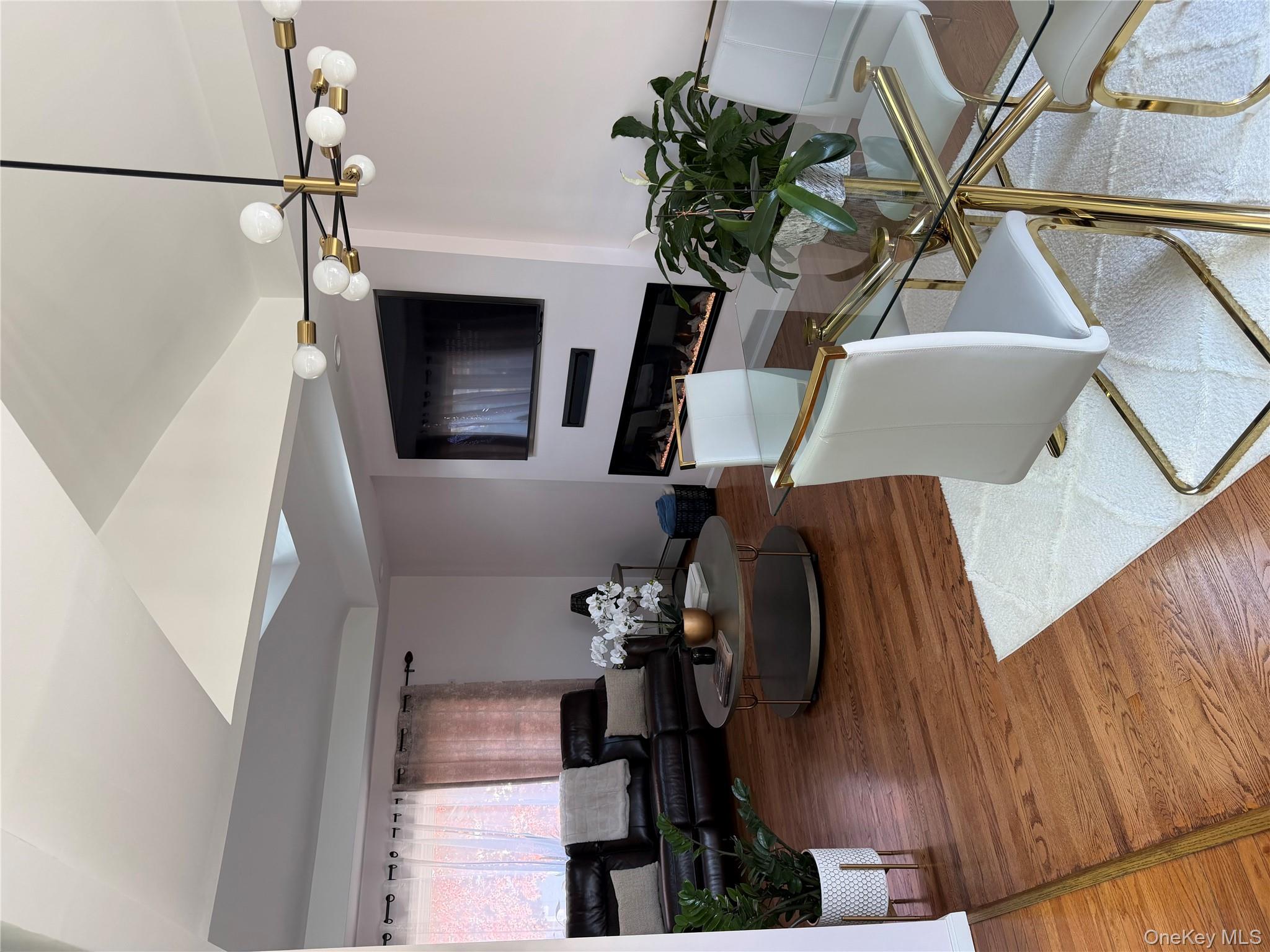 648 Molloy Street, Copiague, NY 11726