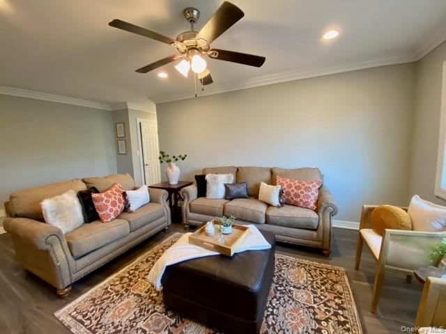 307 Robinson Avenue # 5, Patchogue, NY 11772