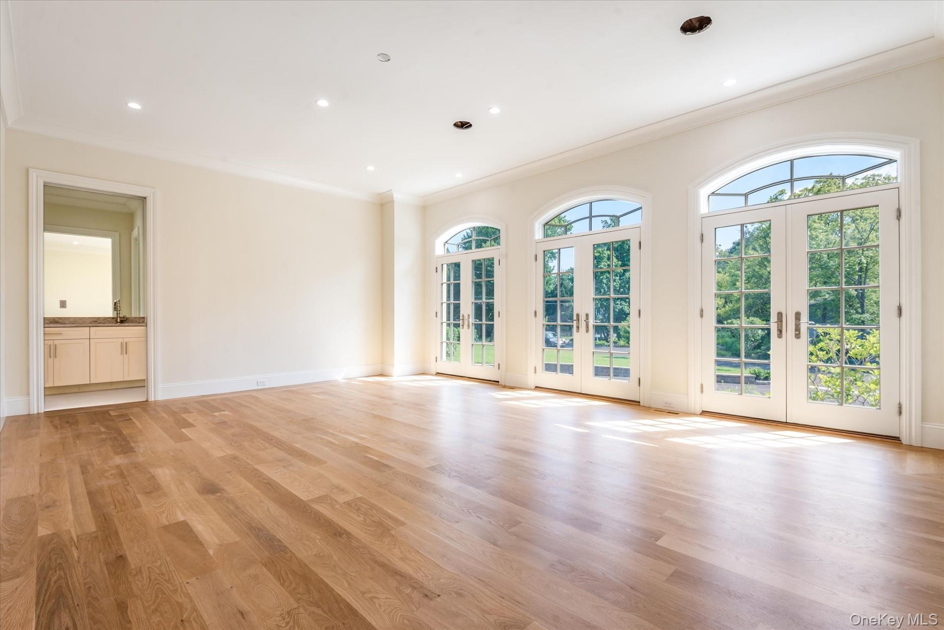 566A E Shore Road, Great Neck, NY 11024