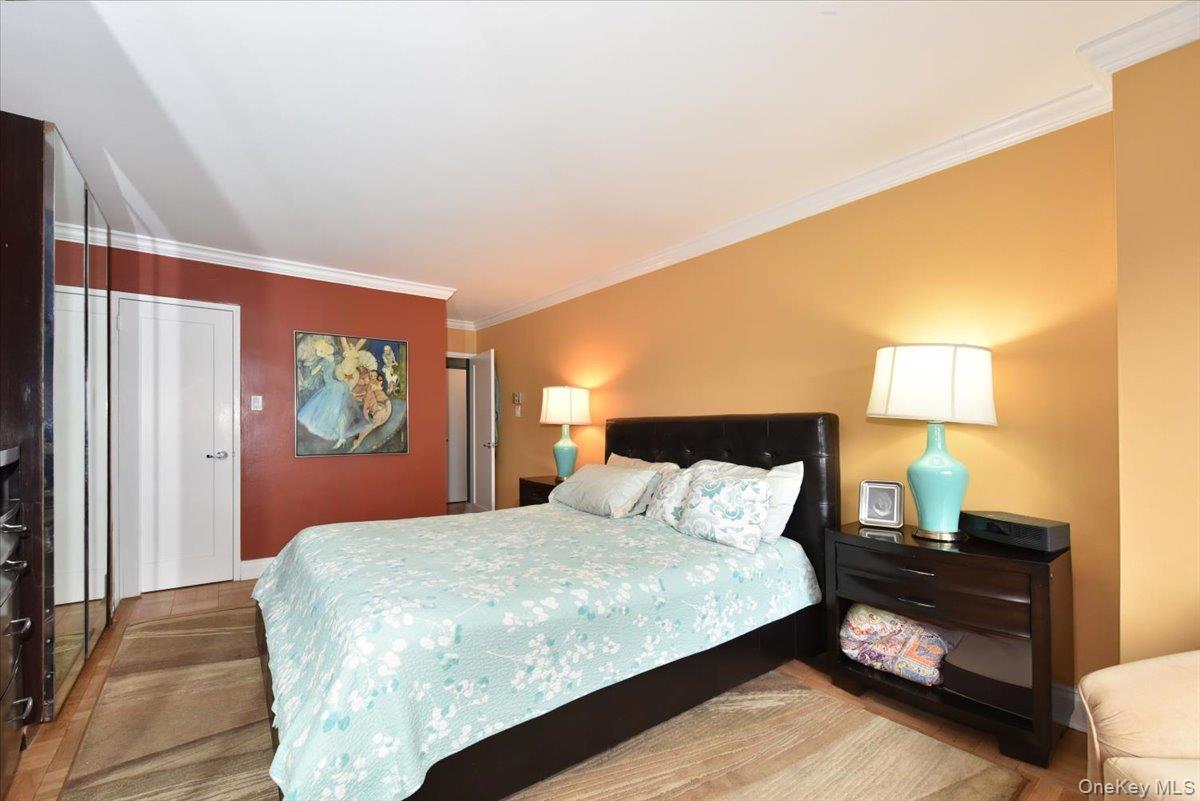 18-15 215 # 2G, Bayside, NY 11360