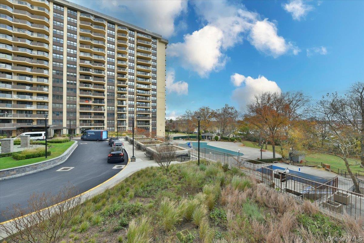 18-15 215 # 2G, Bayside, NY 11360