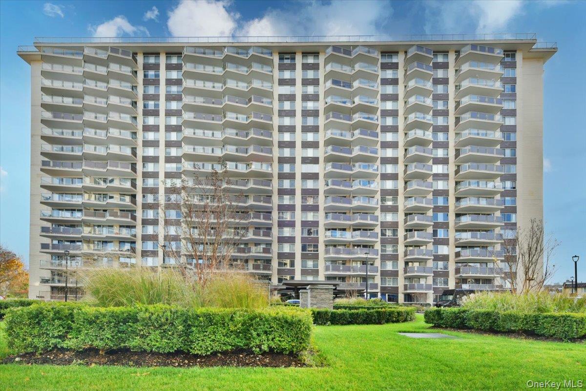 18-15 215 # 2G, Bayside, NY 11360