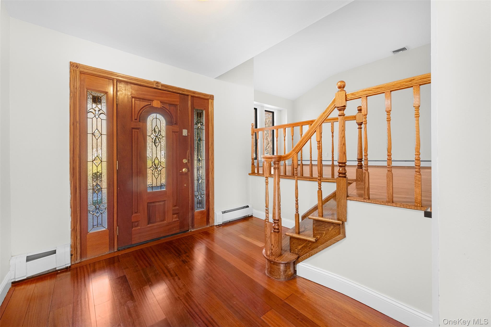 6 Penelope Lane, Huntington, NY 11743