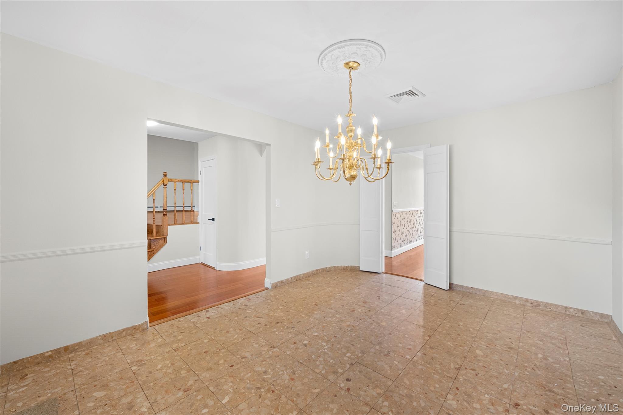 6 Penelope Lane, Huntington, NY 11743