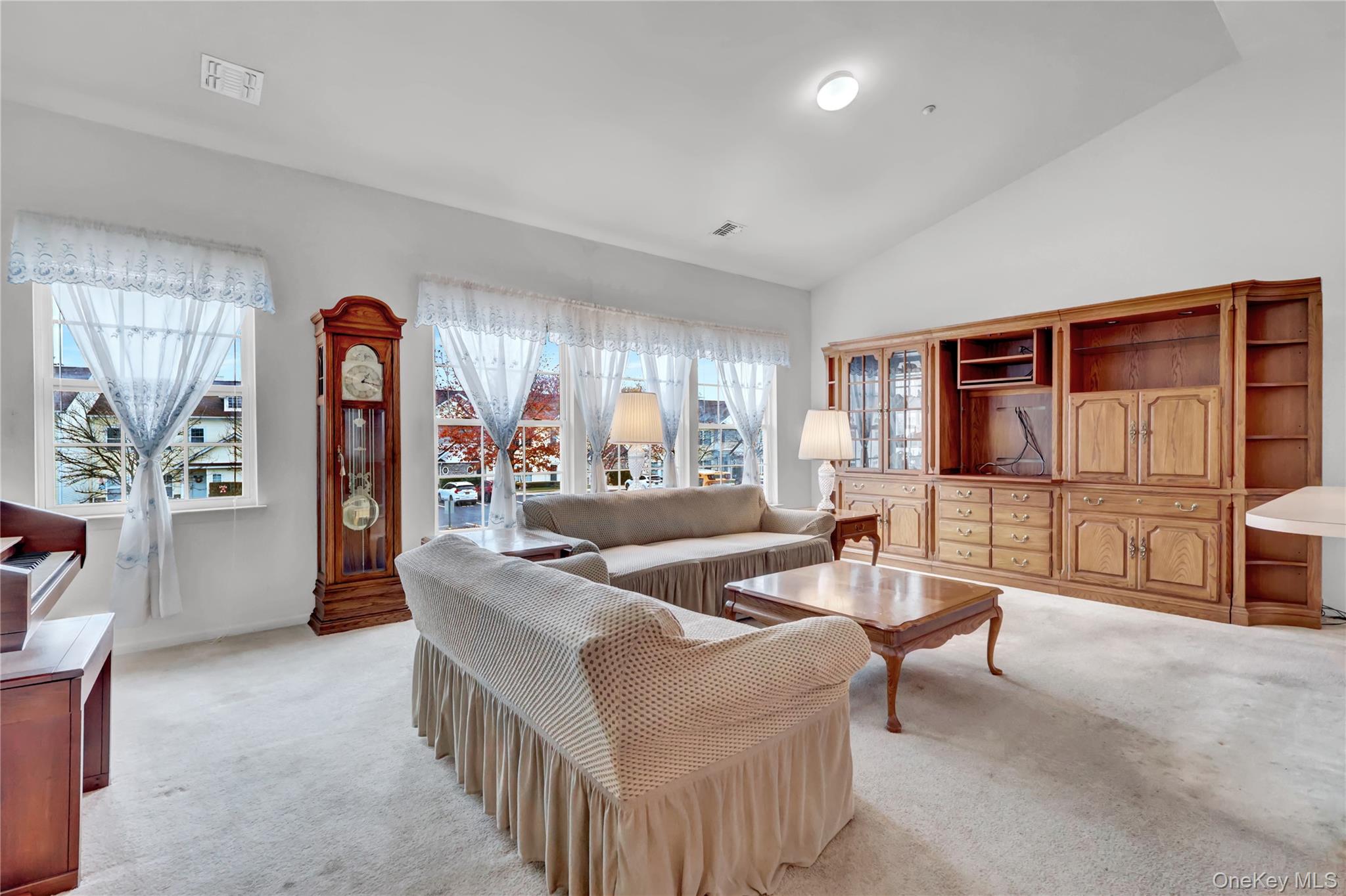 816 Narragansett Villas Drive # 816, Lindenhurst, NY 11757