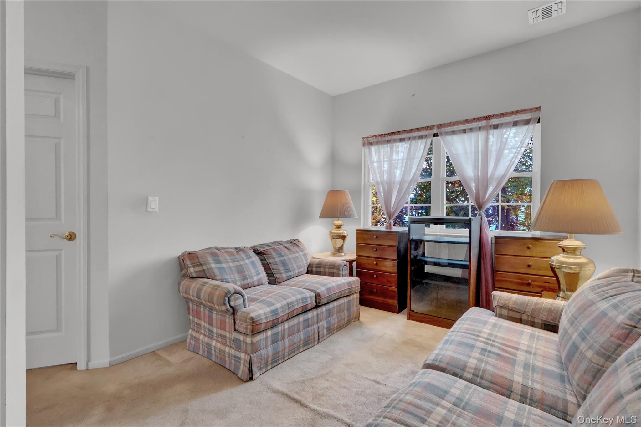 816 Narragansett Villas Drive # 816, Lindenhurst, NY 11757