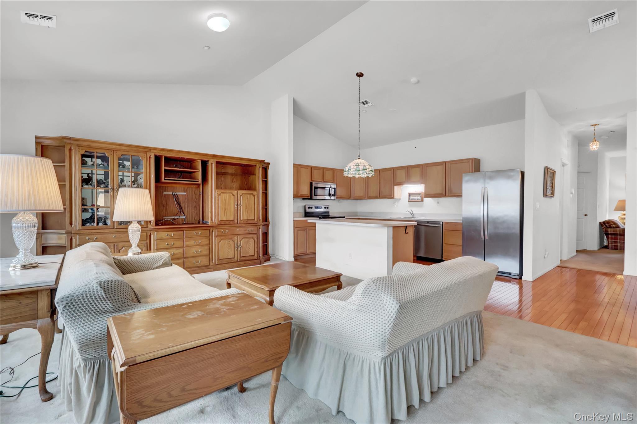 816 Narragansett Villas Drive # 816, Lindenhurst, NY 11757