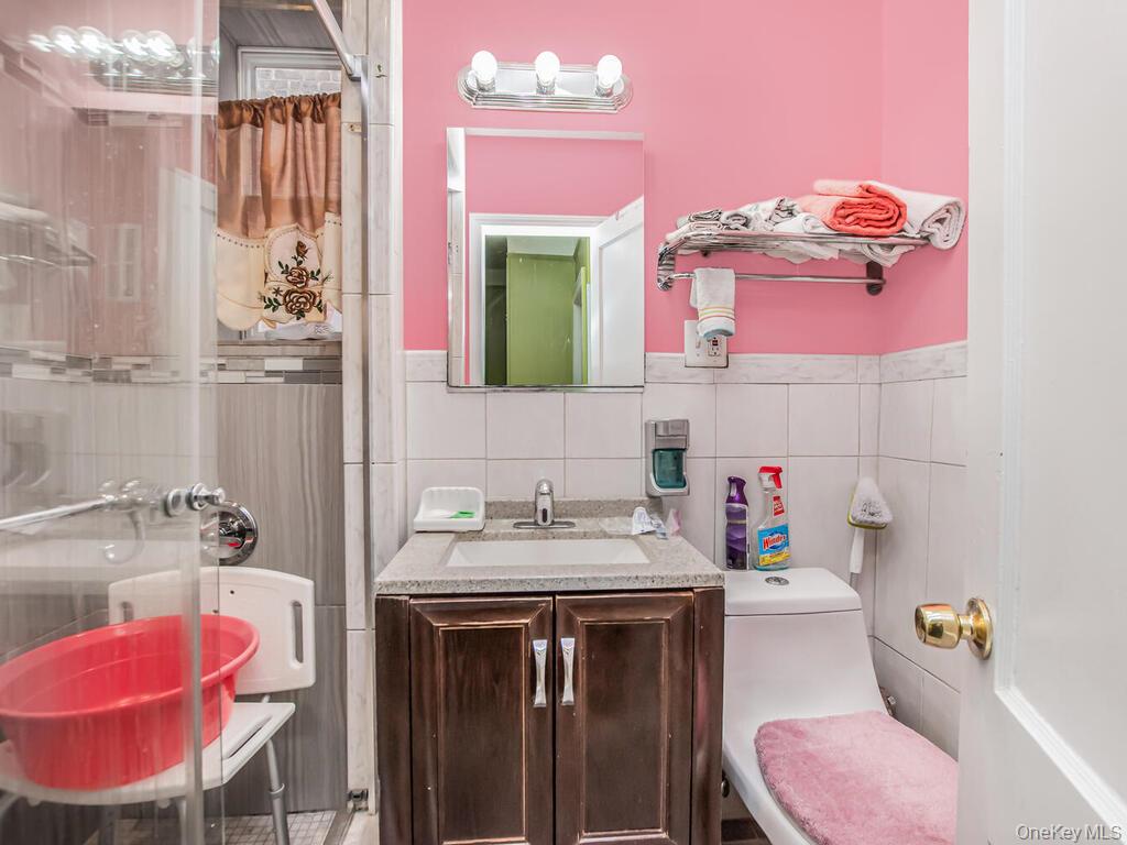 1012 E 225th Street, Bronx, NY 10466