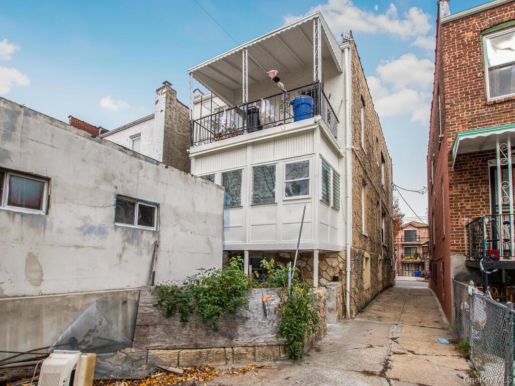 1012 E 225th Street, Bronx, NY 10466