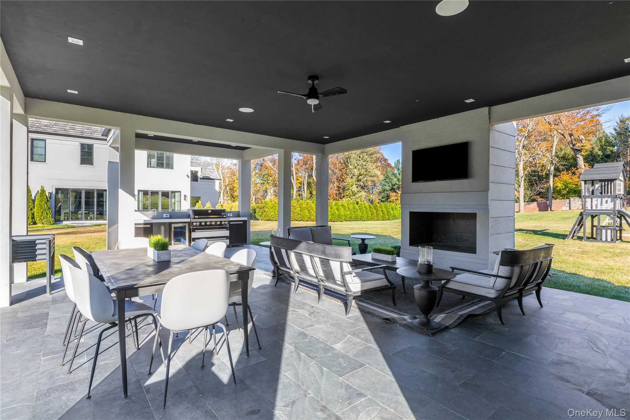 199 Lattingtown Road, Locust Valley, NY 11560