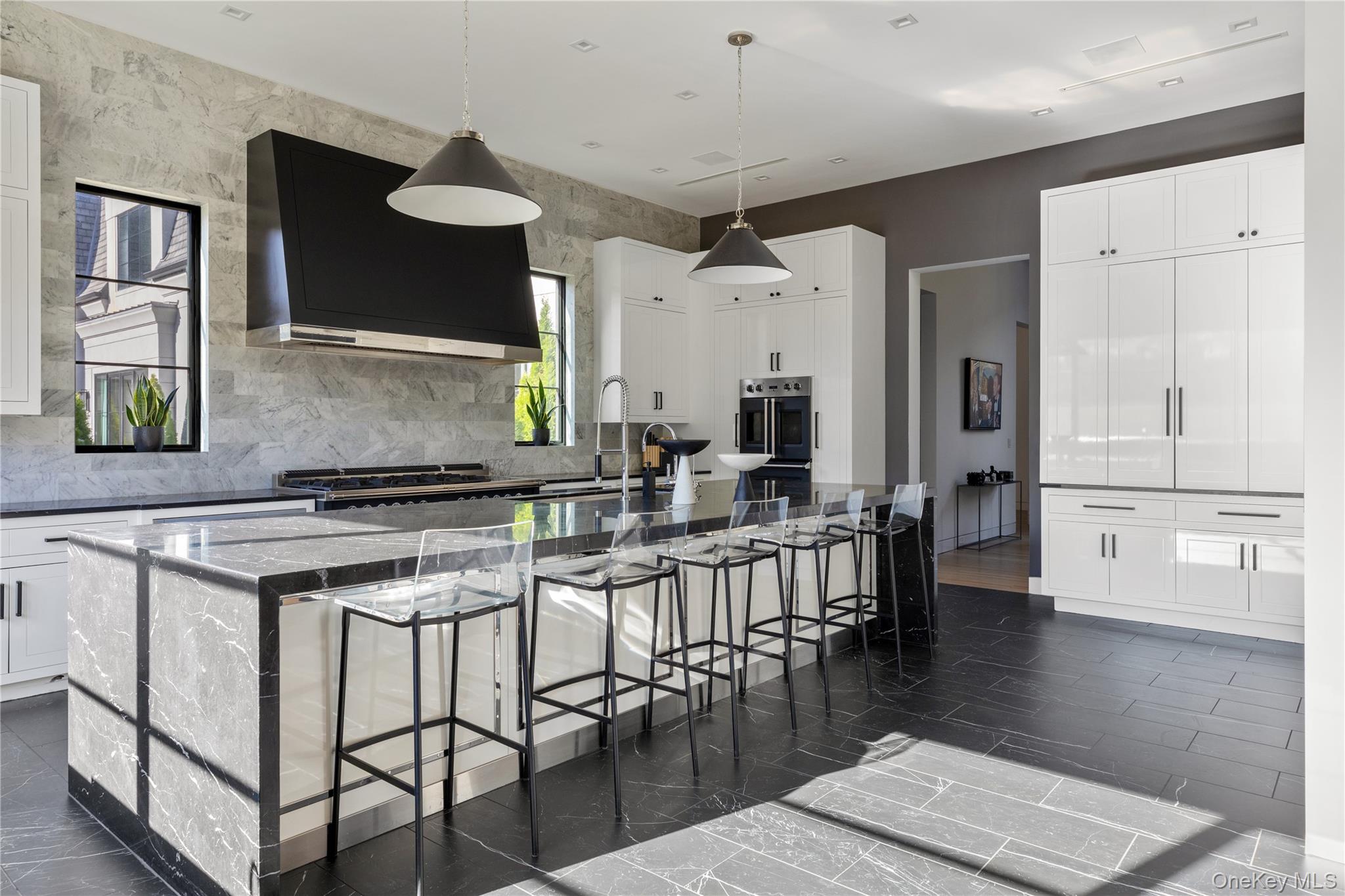 199 Lattingtown Road, Locust Valley, NY 11560