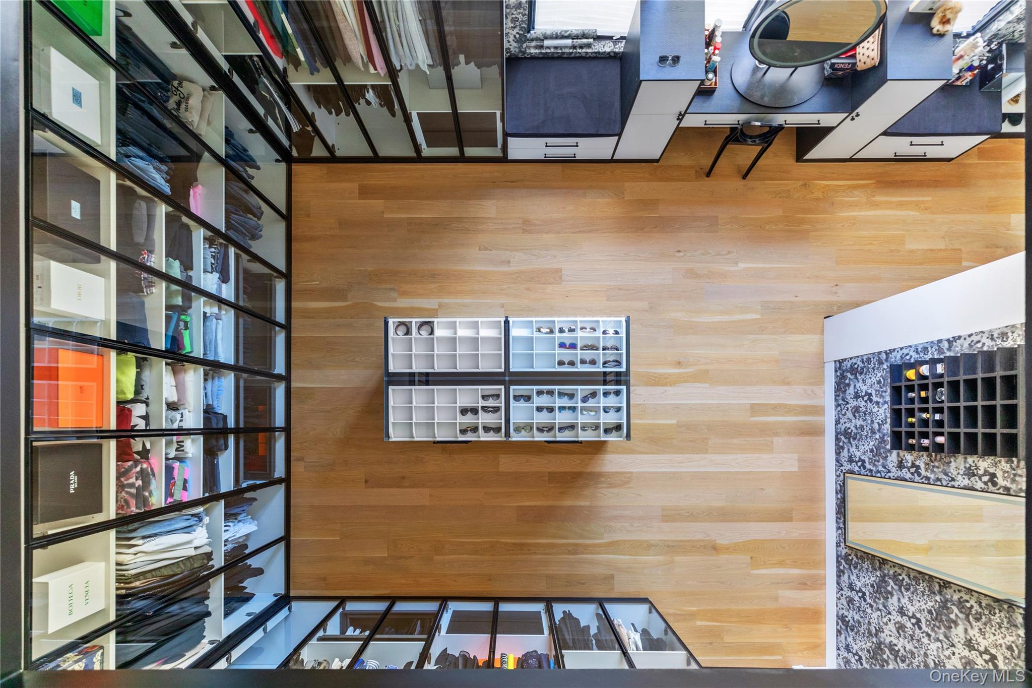 199 Lattingtown Road, Locust Valley, NY 11560