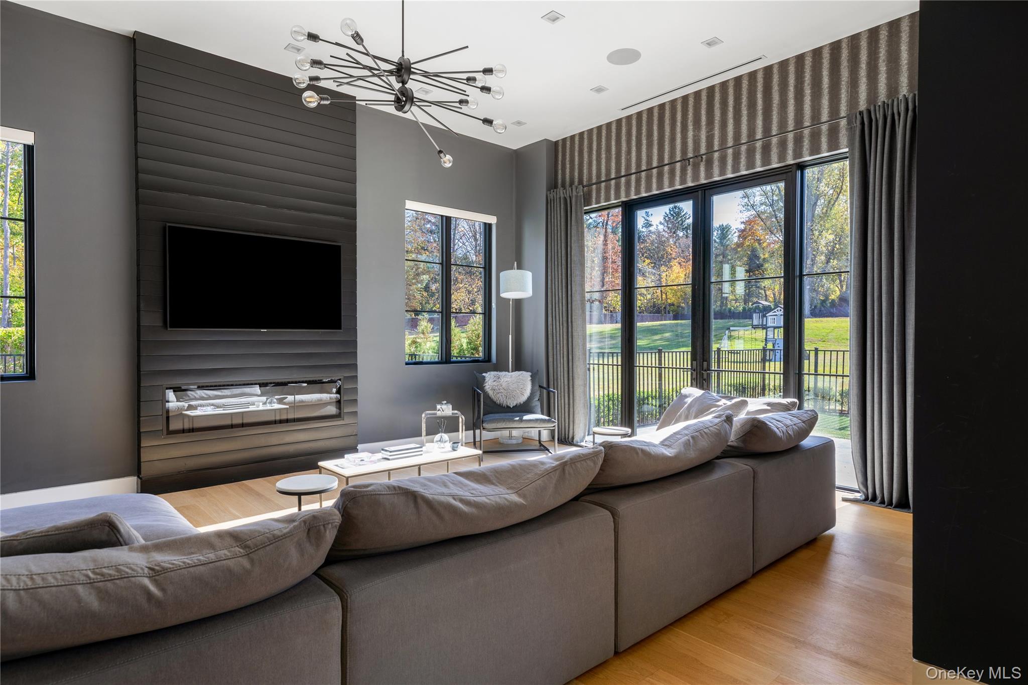 199 Lattingtown Road, Locust Valley, NY 11560