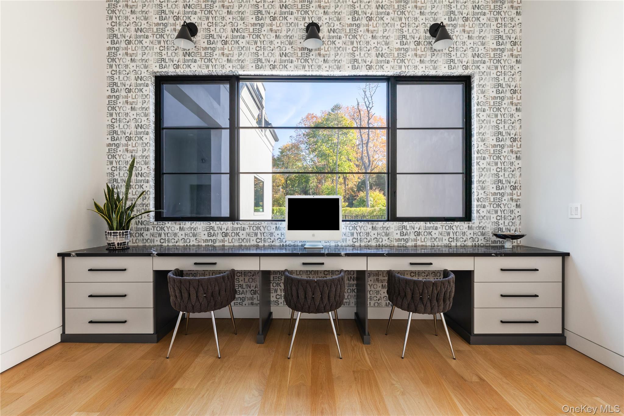 199 Lattingtown Road, Locust Valley, NY 11560