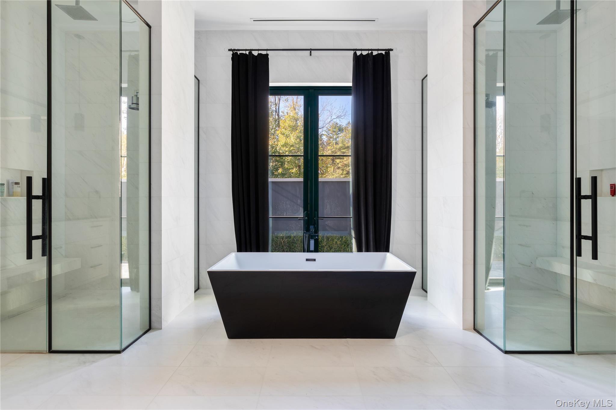 199 Lattingtown Road, Locust Valley, NY 11560