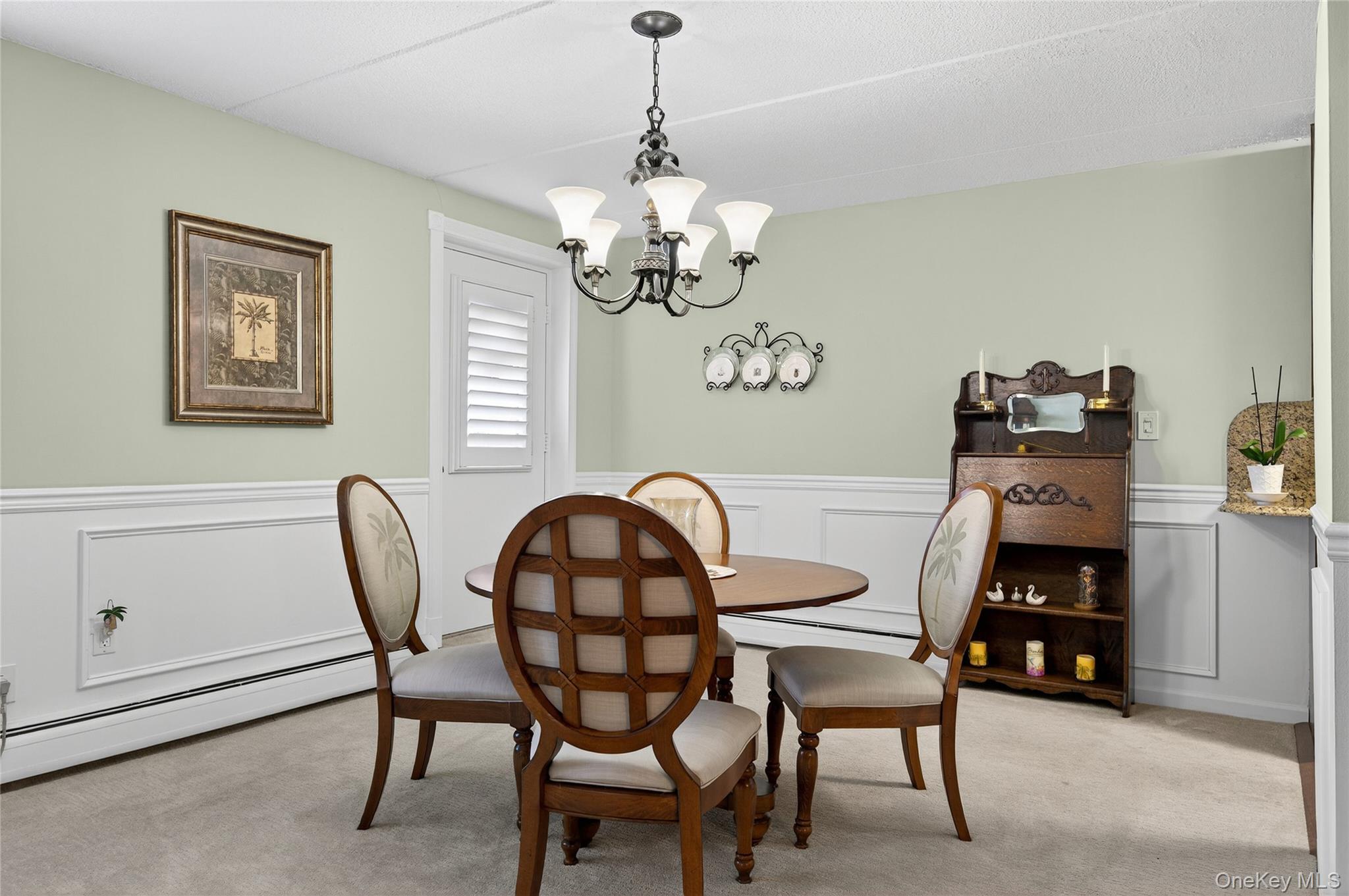 135 Post Avenue # 3F, Westbury, NY 11590