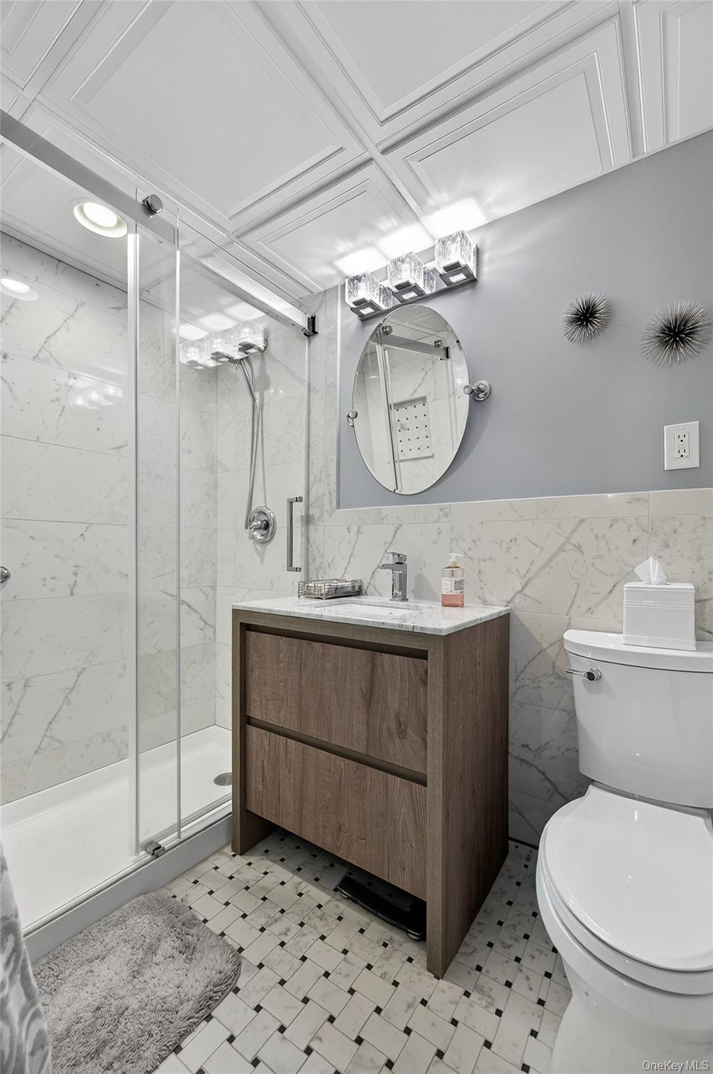 135 Post Avenue # 3F, Westbury, NY 11590