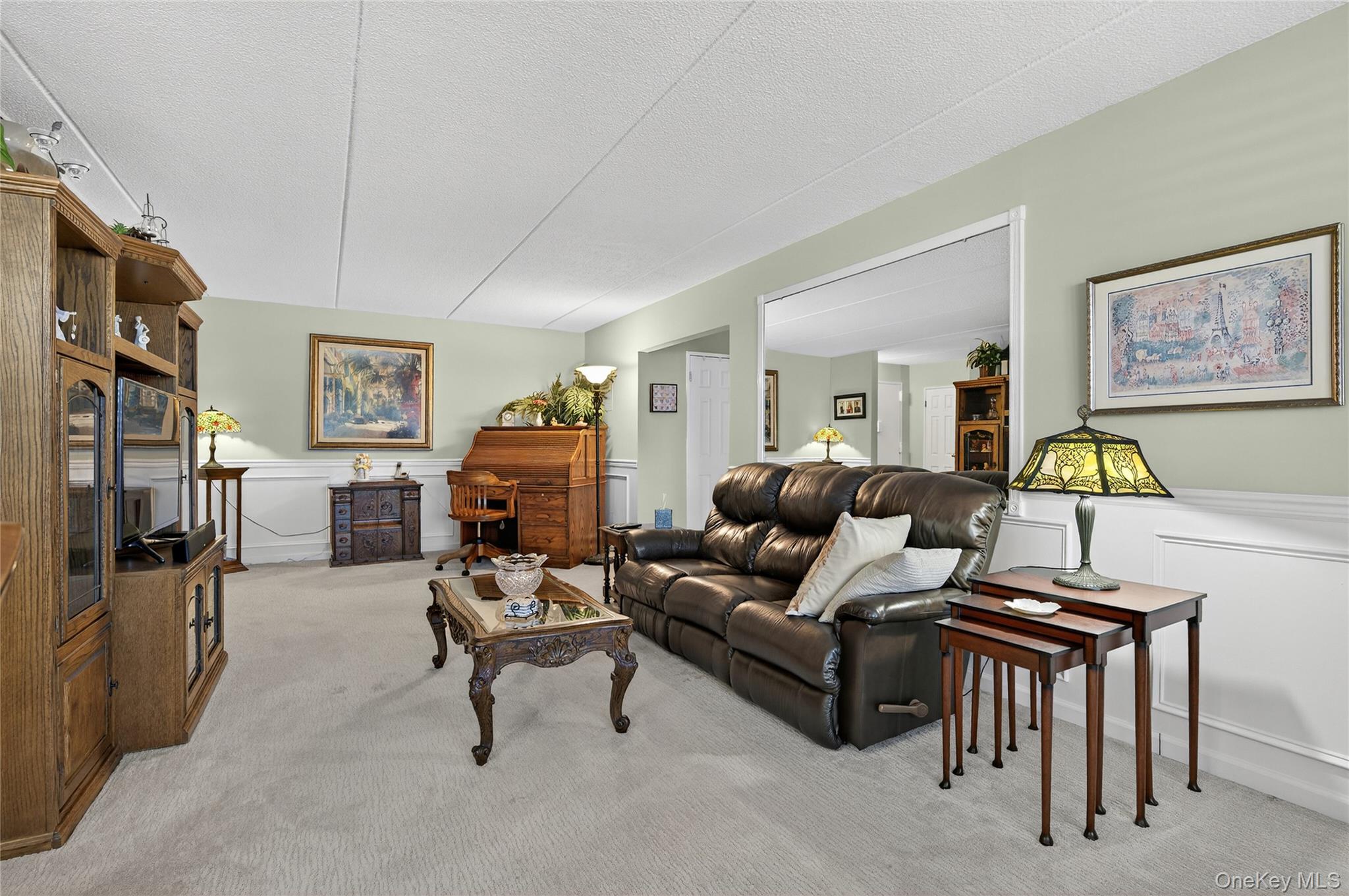 135 Post Avenue # 3F, Westbury, NY 11590