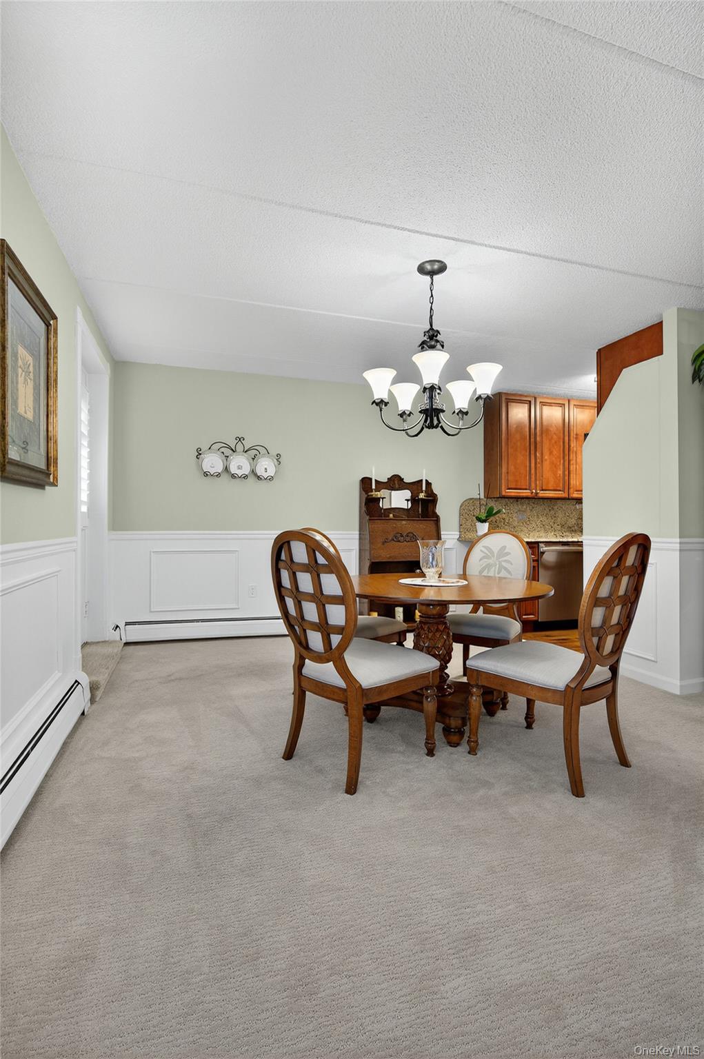 135 Post Avenue # 3F, Westbury, NY 11590