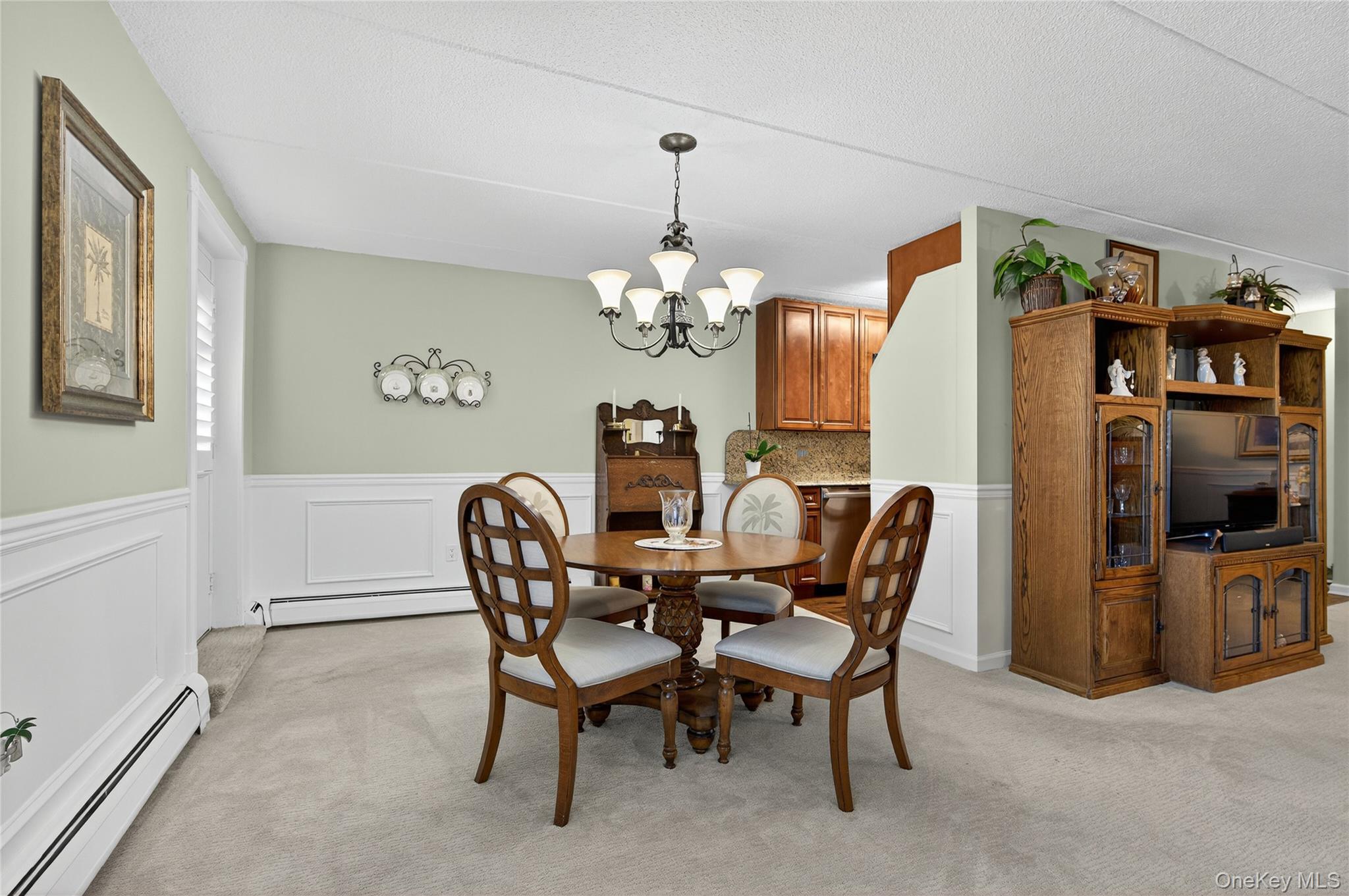 135 Post Avenue # 3F, Westbury, NY 11590