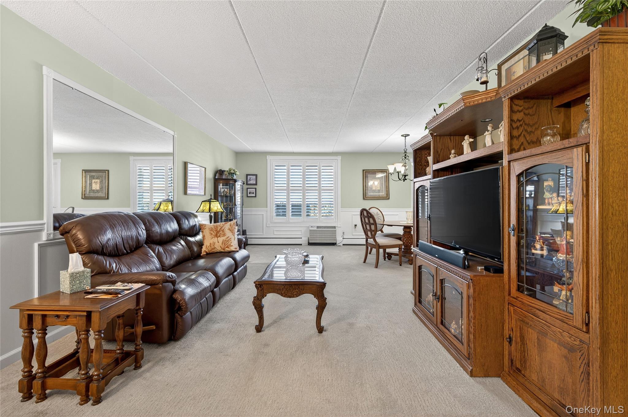 135 Post Avenue # 3F, Westbury, NY 11590