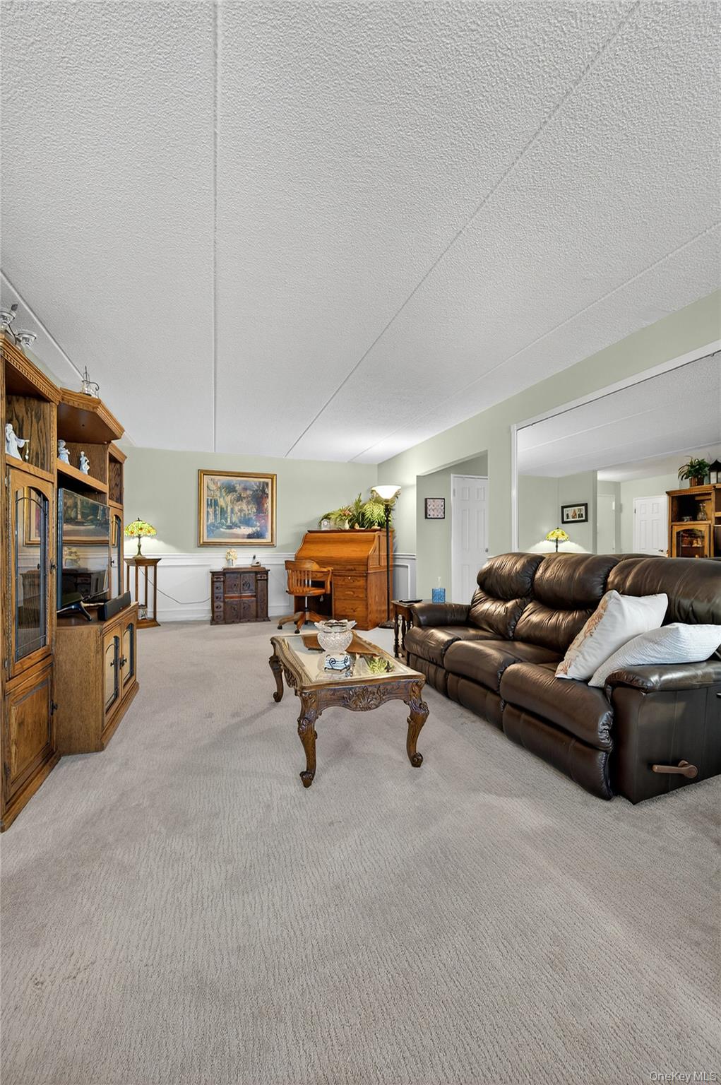 135 Post Avenue # 3F, Westbury, NY 11590