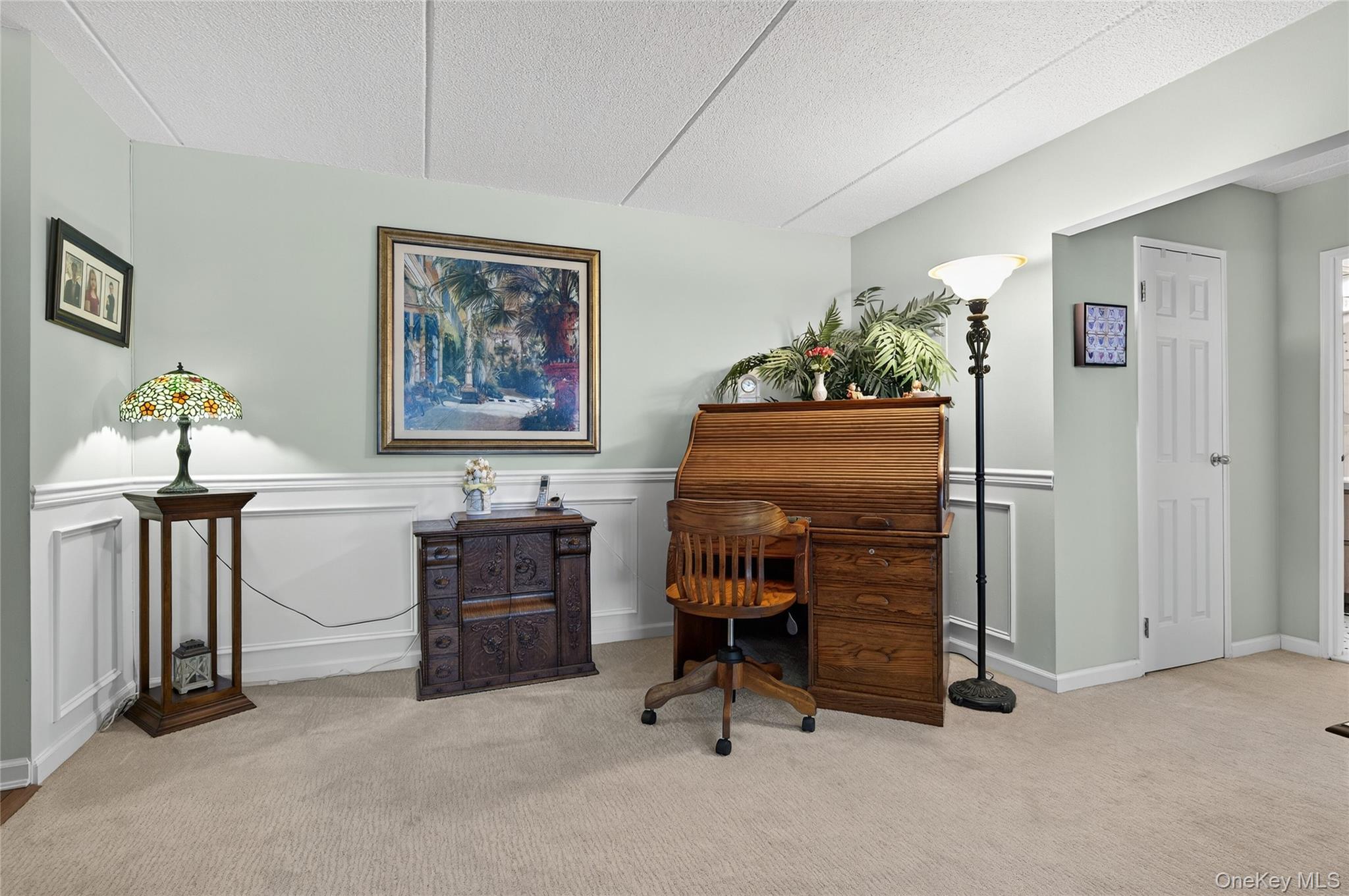 135 Post Avenue # 3F, Westbury, NY 11590