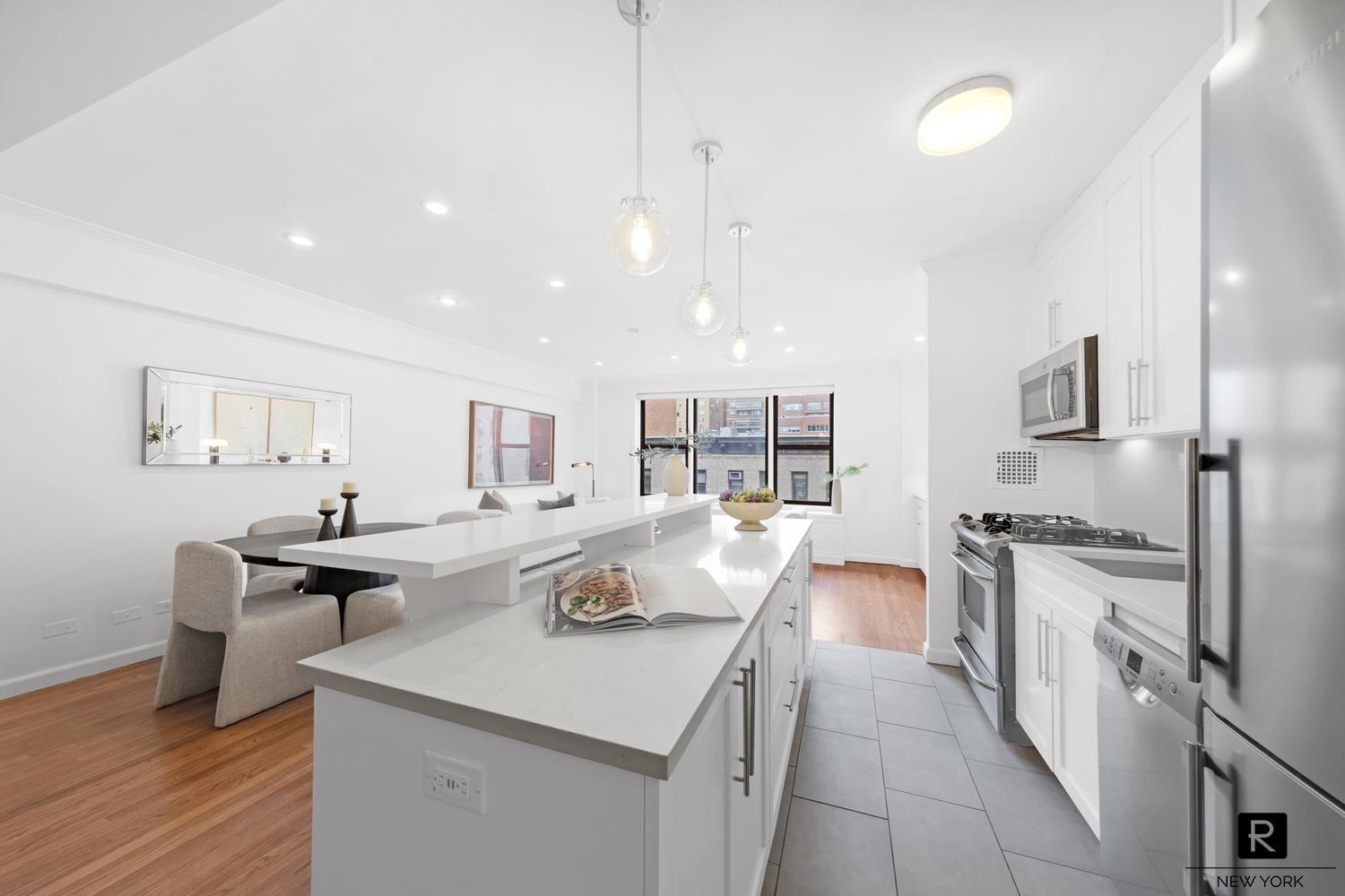 330 East 70th Street # 5-J, New York (Manhattan), NY 10021