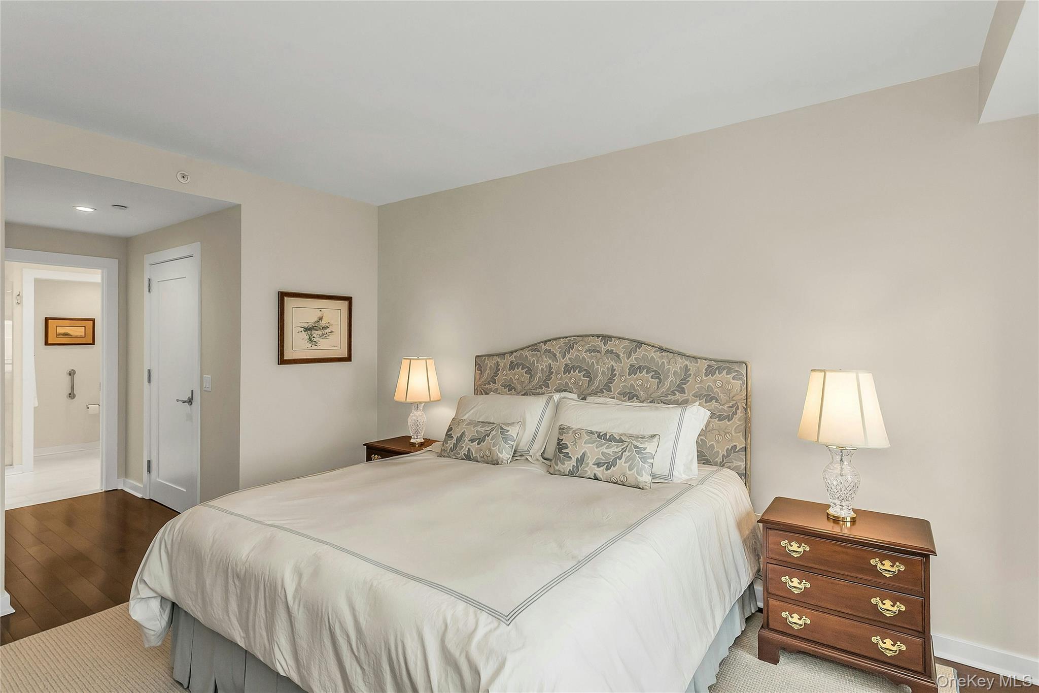 433 Main Street # 203, Port Washington, NY 11050