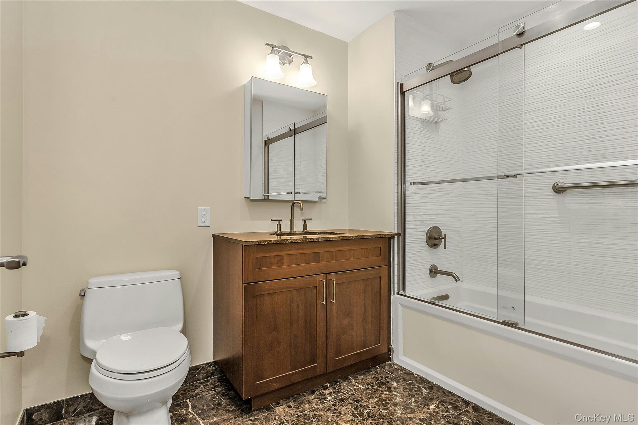 433 Main Street # 203, Port Washington, NY 11050