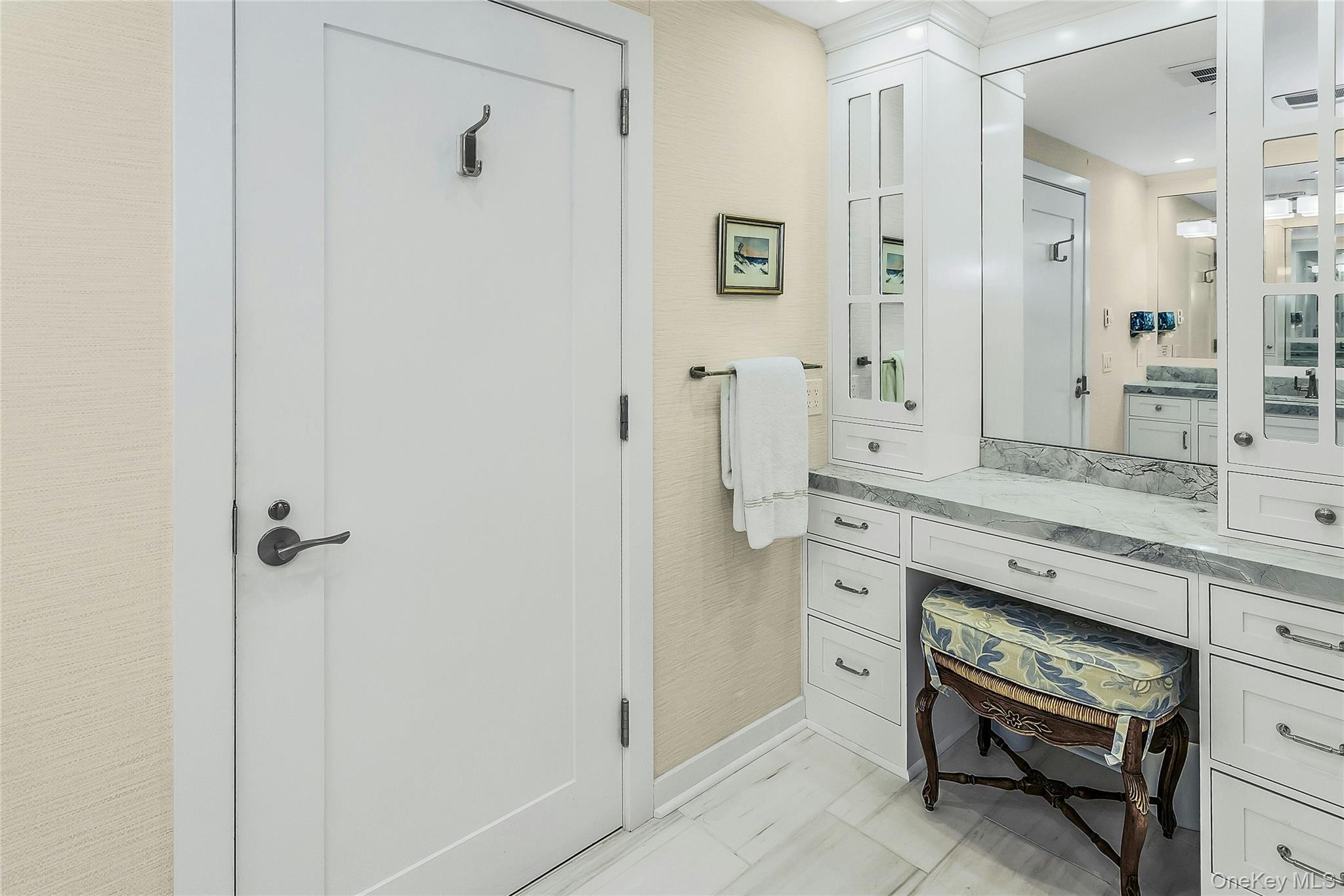 433 Main Street # 203, Port Washington, NY 11050