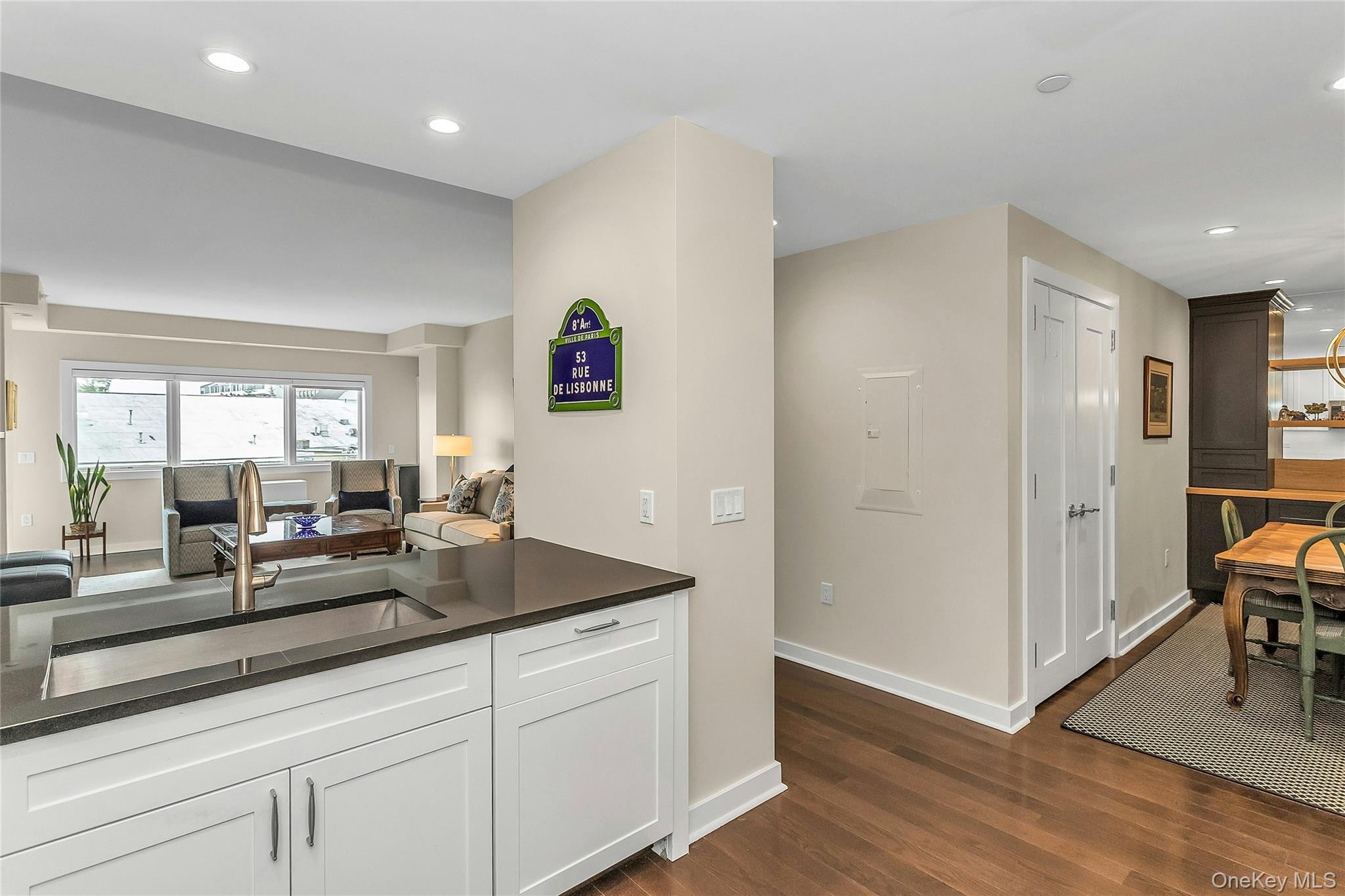 433 Main Street # 203, Port Washington, NY 11050