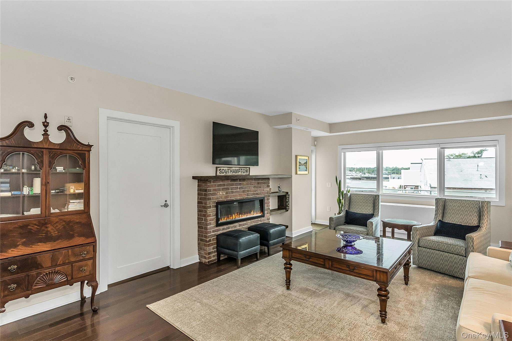 433 Main Street # 203, Port Washington, NY 11050