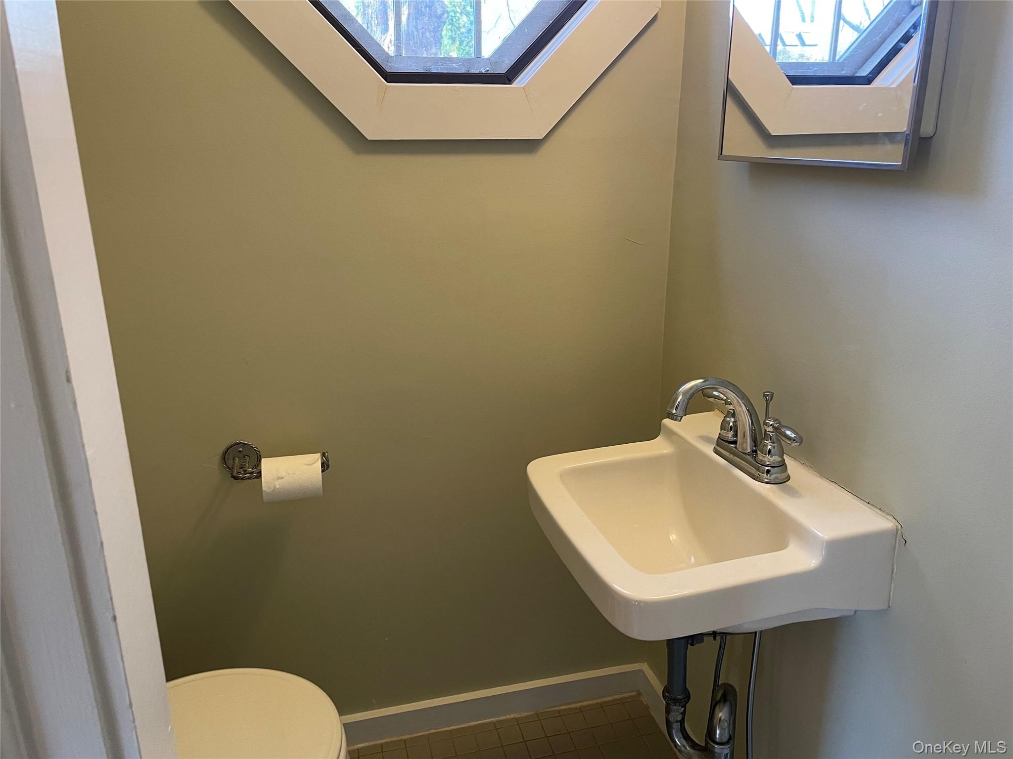 40 W Garden Street, Rhinebeck, NY 12572