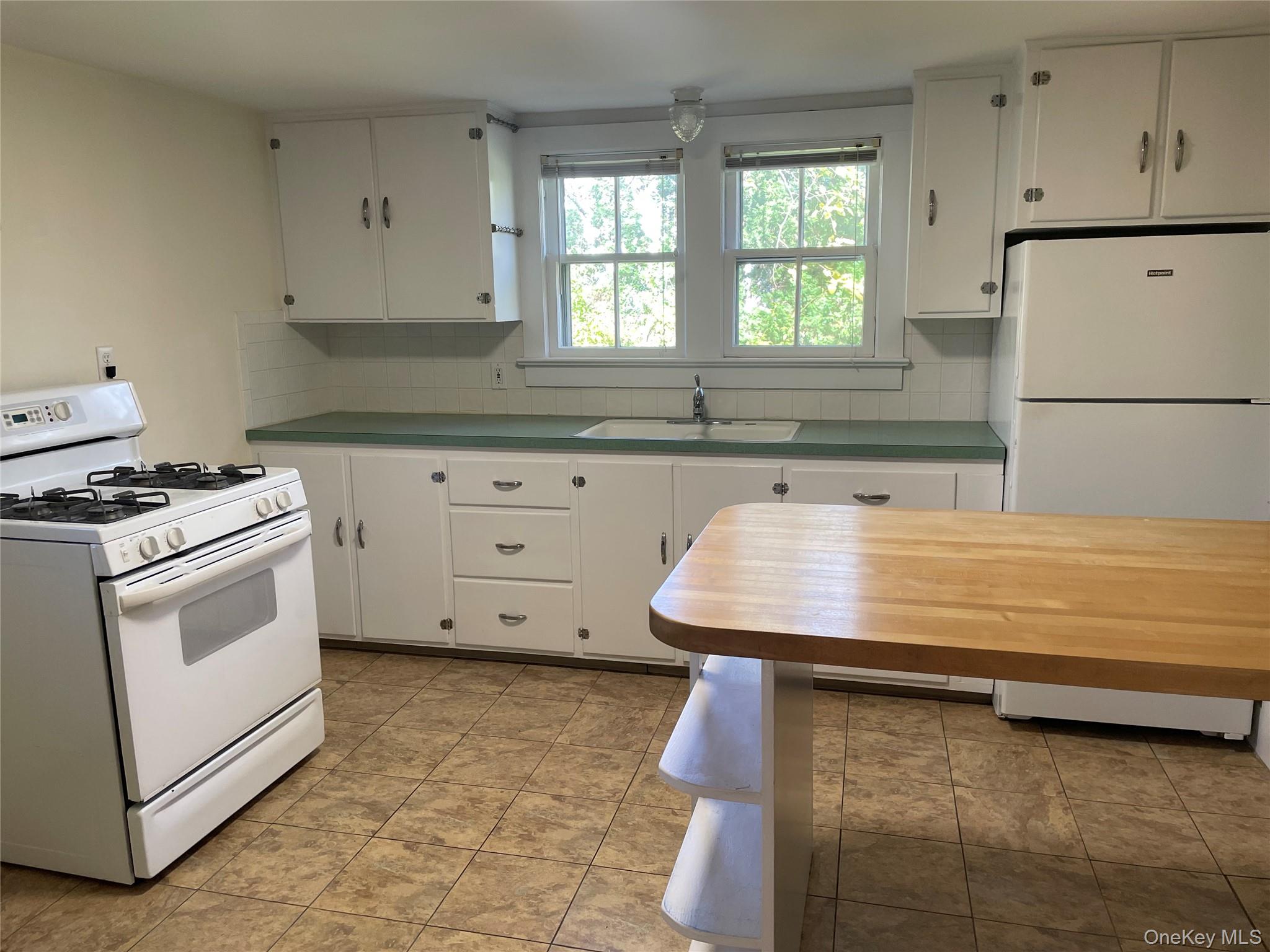 40 W Garden Street, Rhinebeck, NY 12572