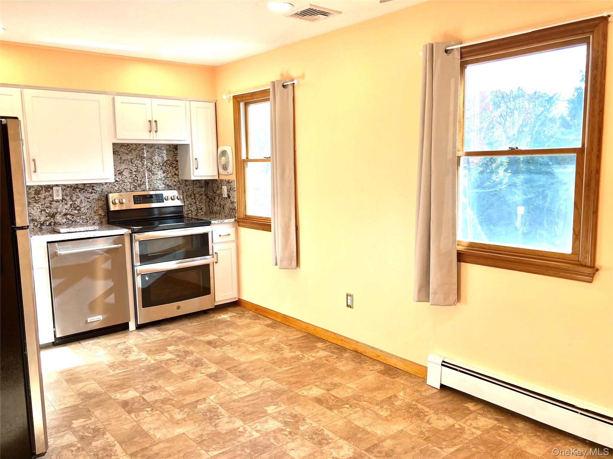 12 Soundview Avenue # Upper, Oyster Bay, NY 11771