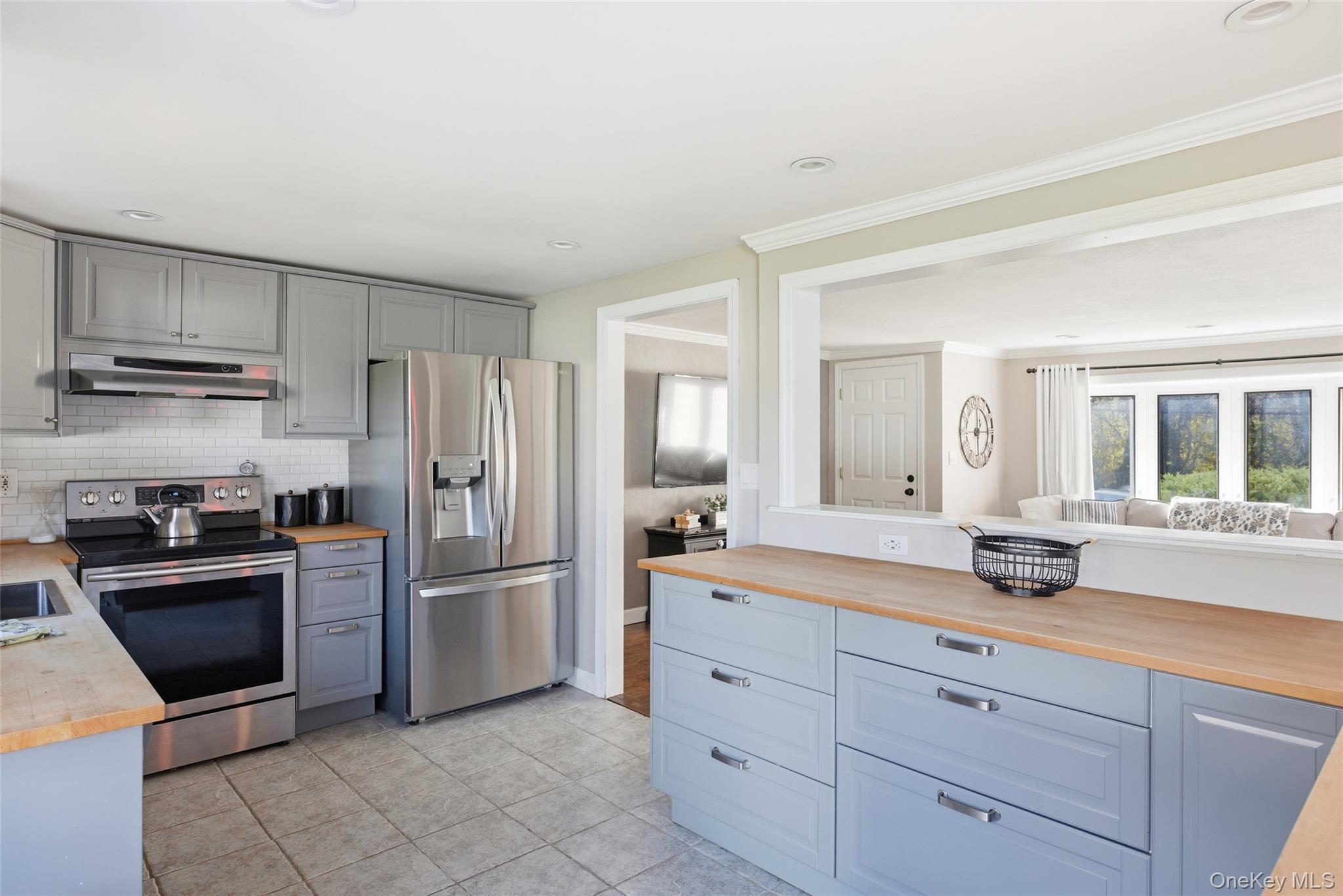 33 Urban Drive, Selden, NY 11784