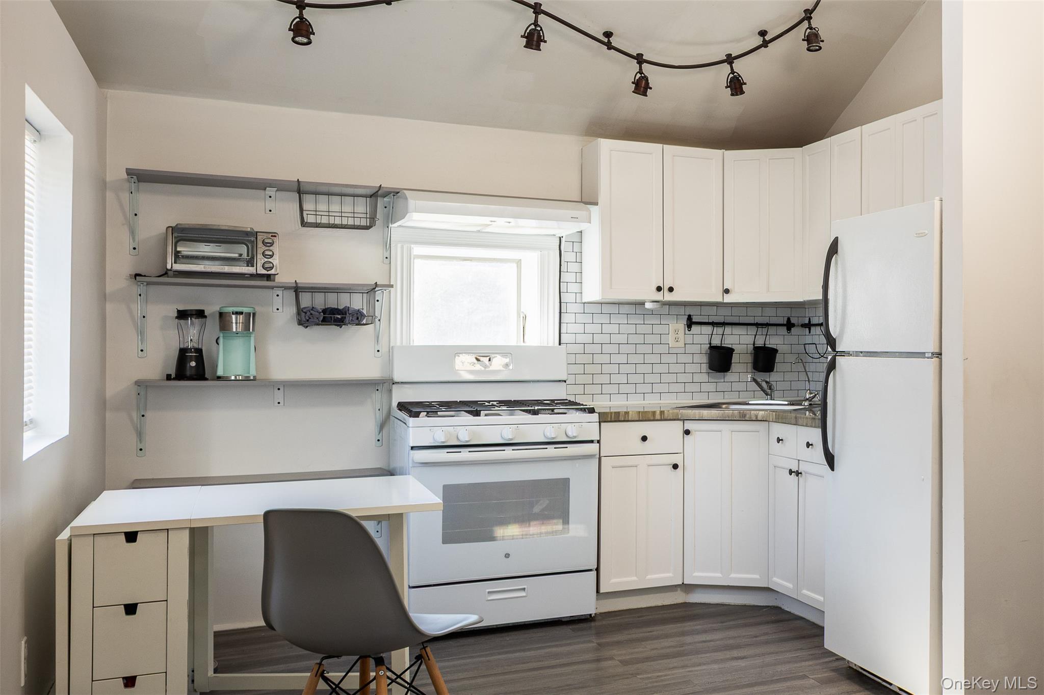 428 Montauk Highway, East Moriches, NY 11940