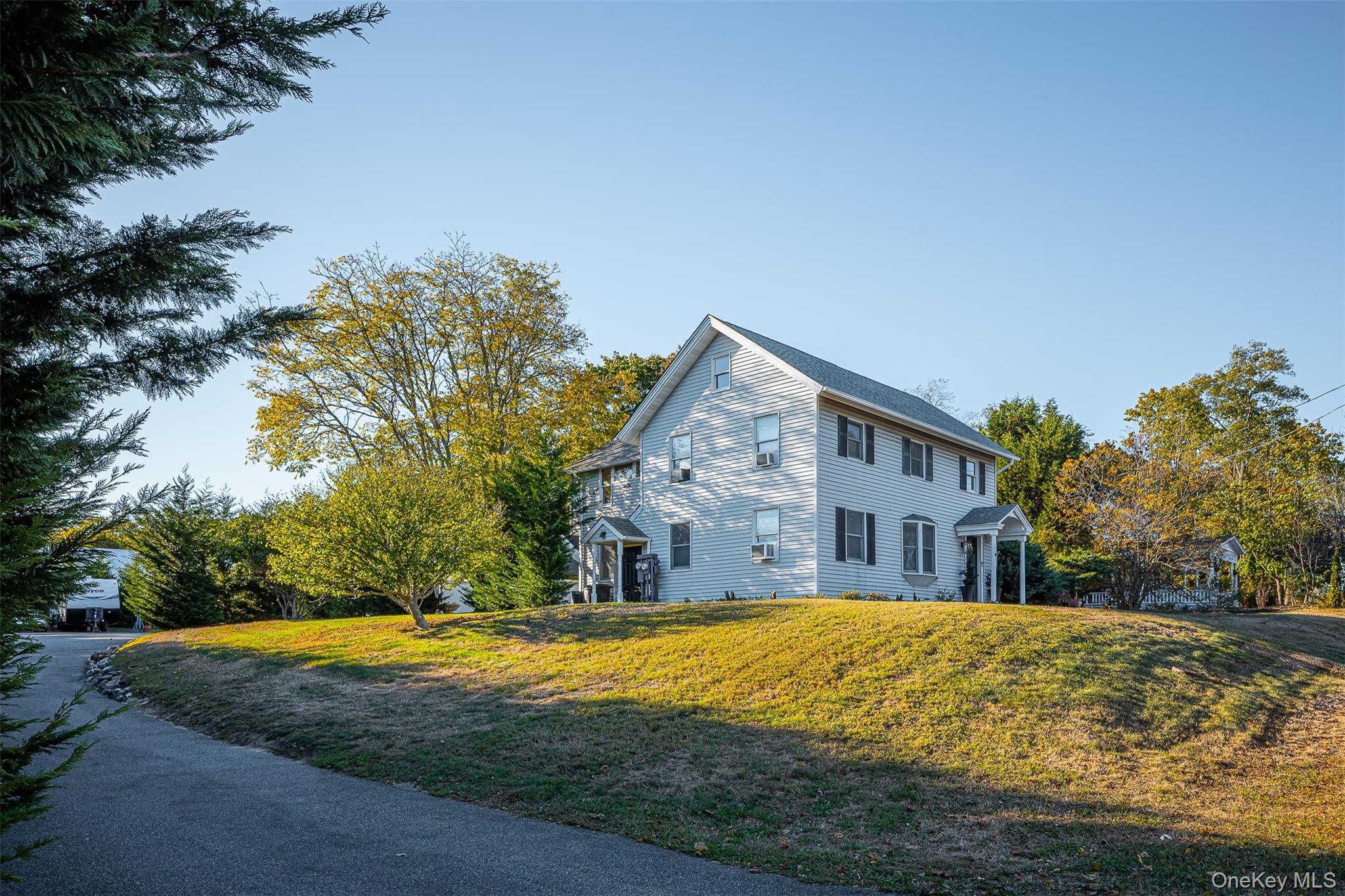 428 Montauk Highway, East Moriches, NY 11940