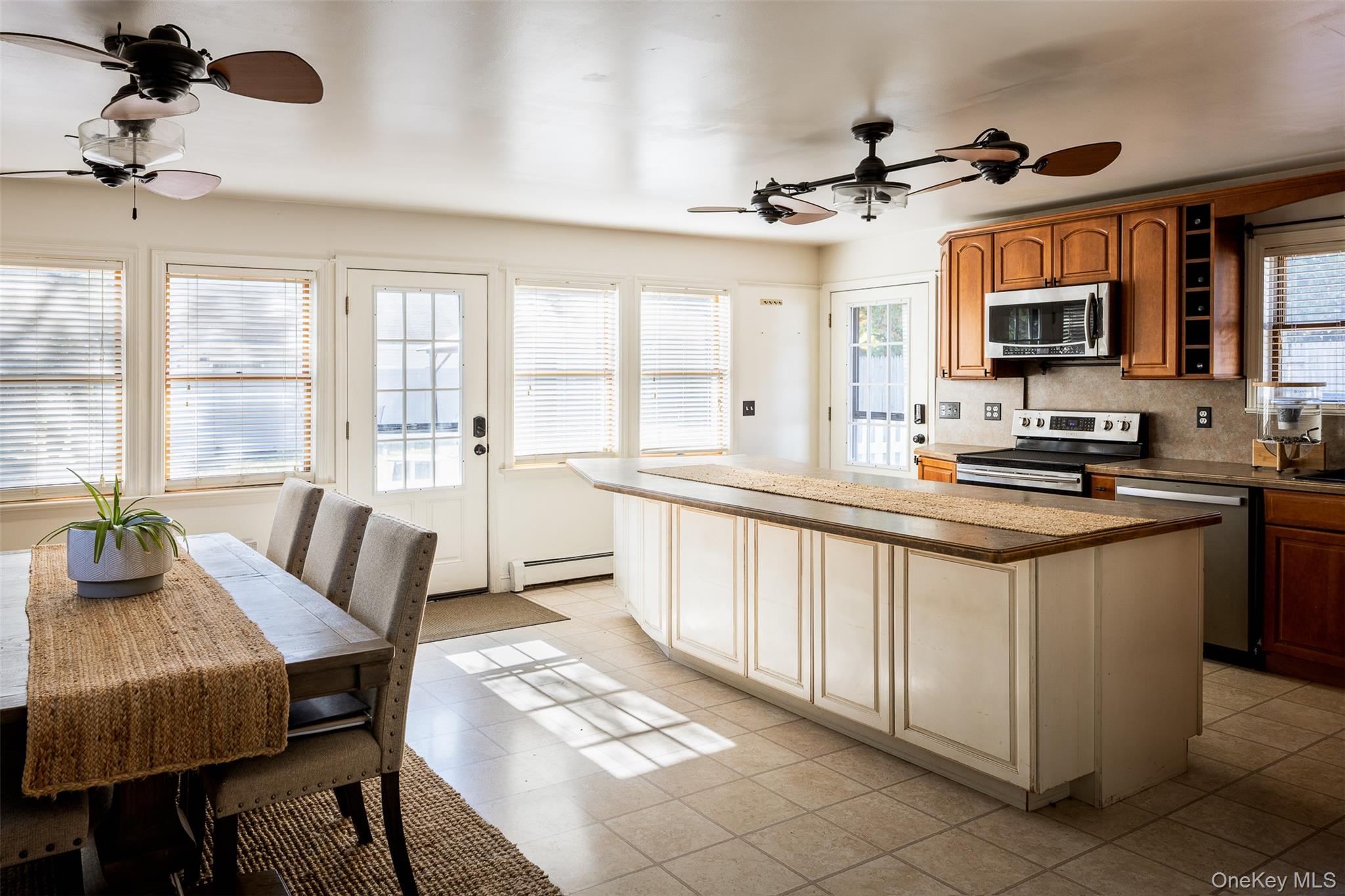 428 Montauk Highway, East Moriches, NY 11940