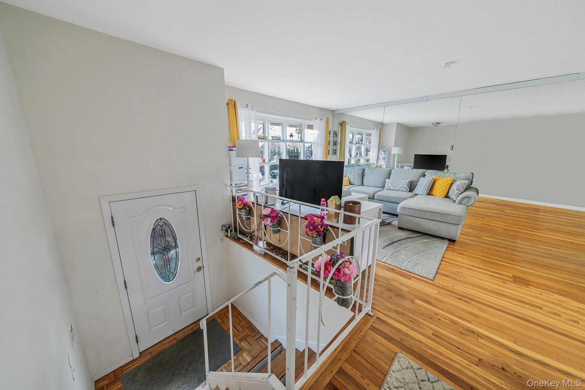 19 Amsterdam Avenue, West Babylon, NY 11704