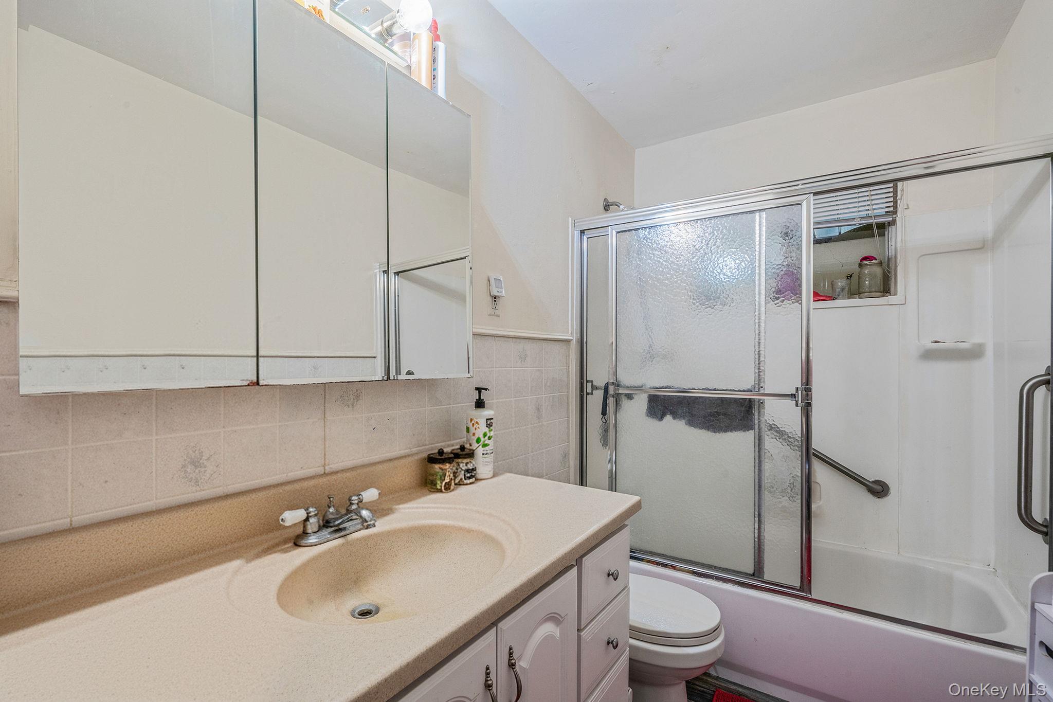 19 Amsterdam Avenue, West Babylon, NY 11704